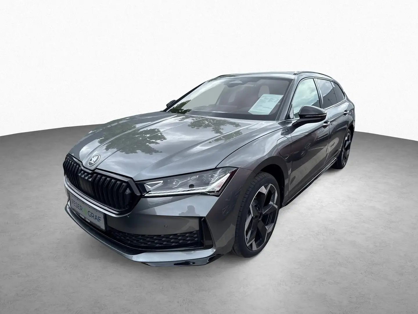 Skoda Superb 1.5 TSI iV 150 kW Sportline Grau - 1