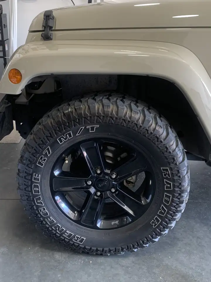 Jeep Wrangler снимка Jeep Wrangler
