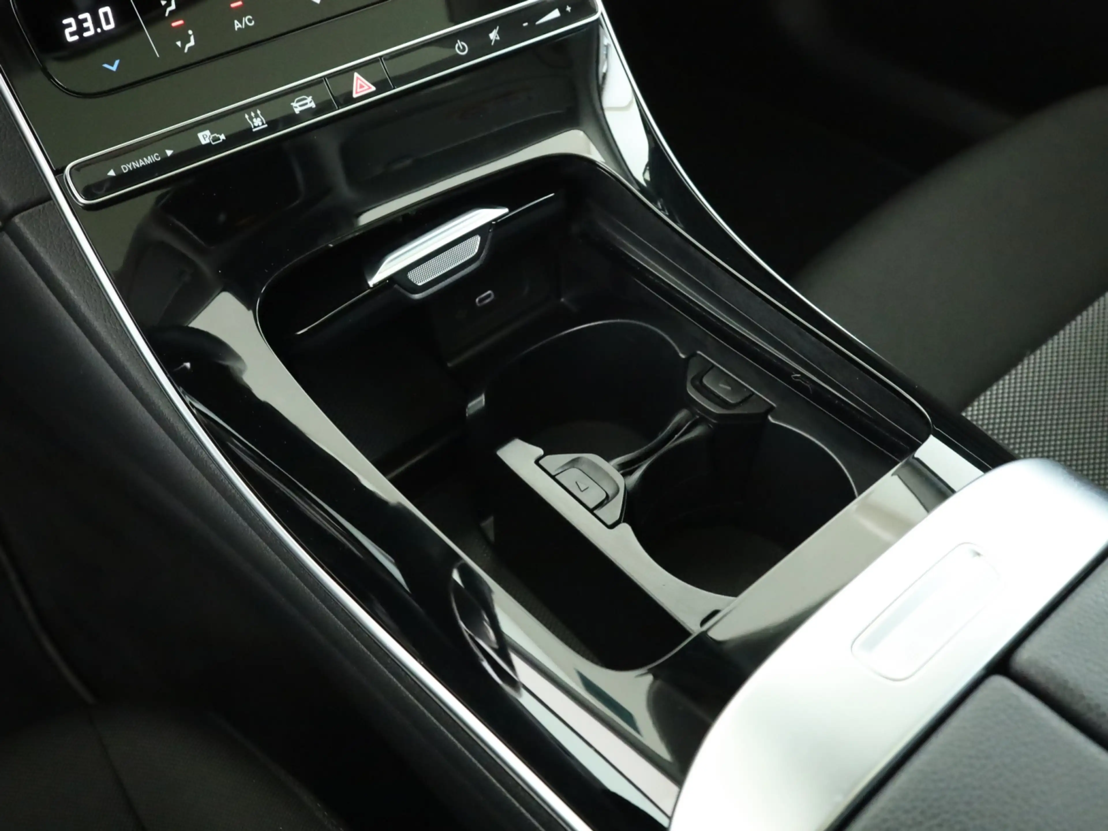 Mercedes-Benz C 220 d 4M T *Avantgarde*Distronic*Panorama*PTS* — photo 15