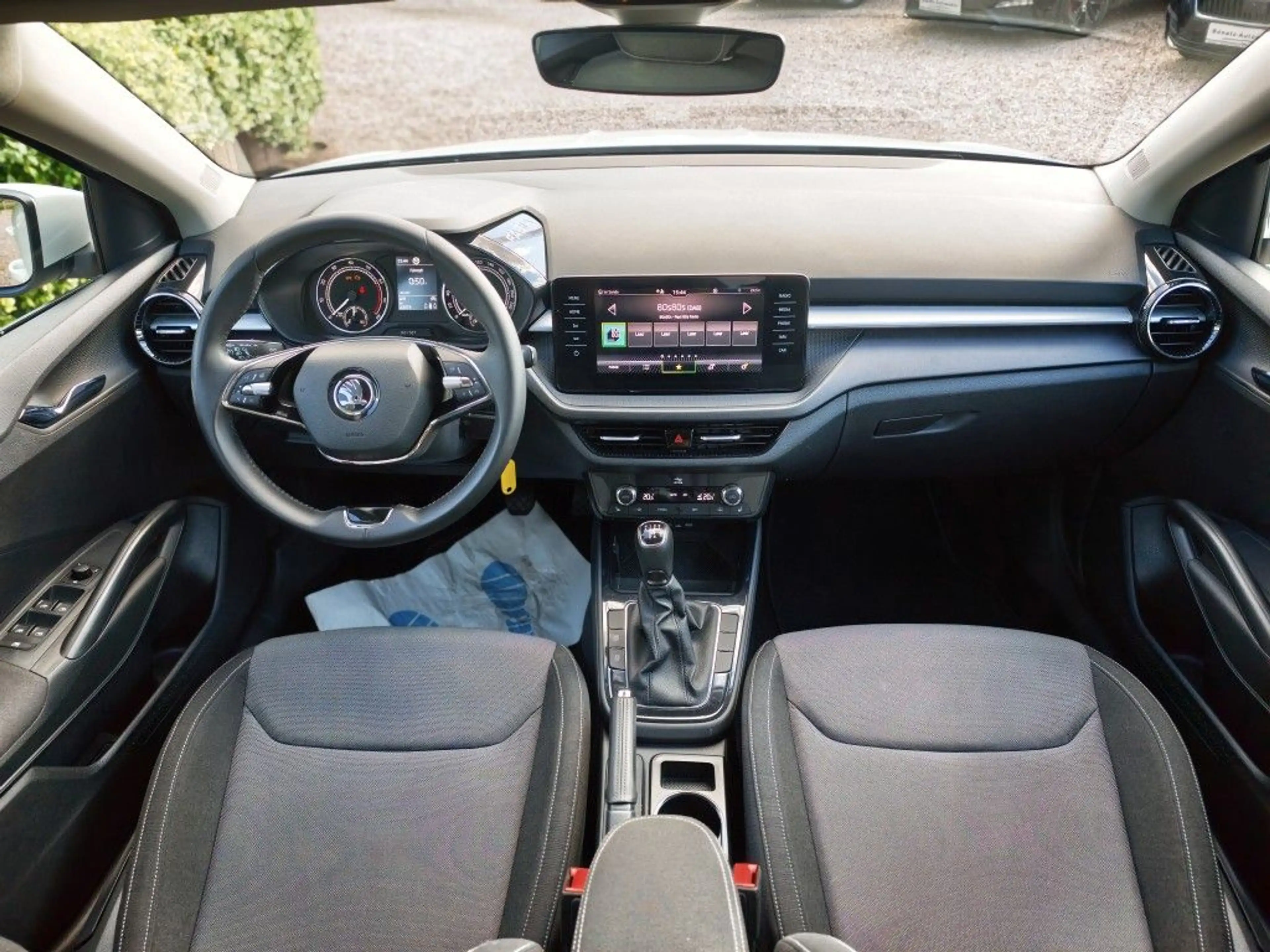 Skoda Fabia 1.0 TSI Ambition*Navi,Klimatr,Sitzhzg,APP,PDC,LED* — photo 8