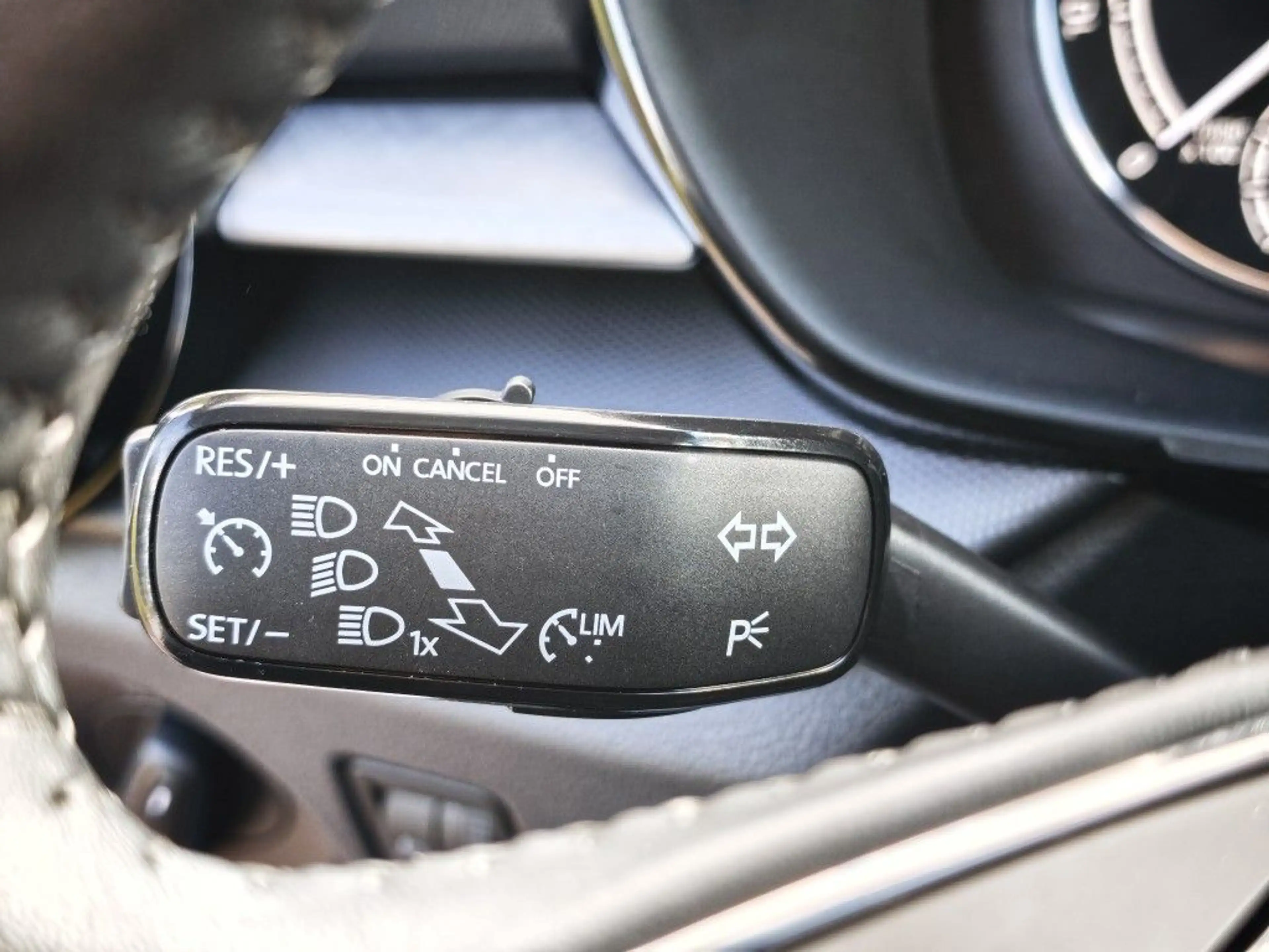 Skoda Fabia 1.0 TSI Ambition*Navi,Klimatr,Sitzhzg,APP,PDC,LED* — photo 15