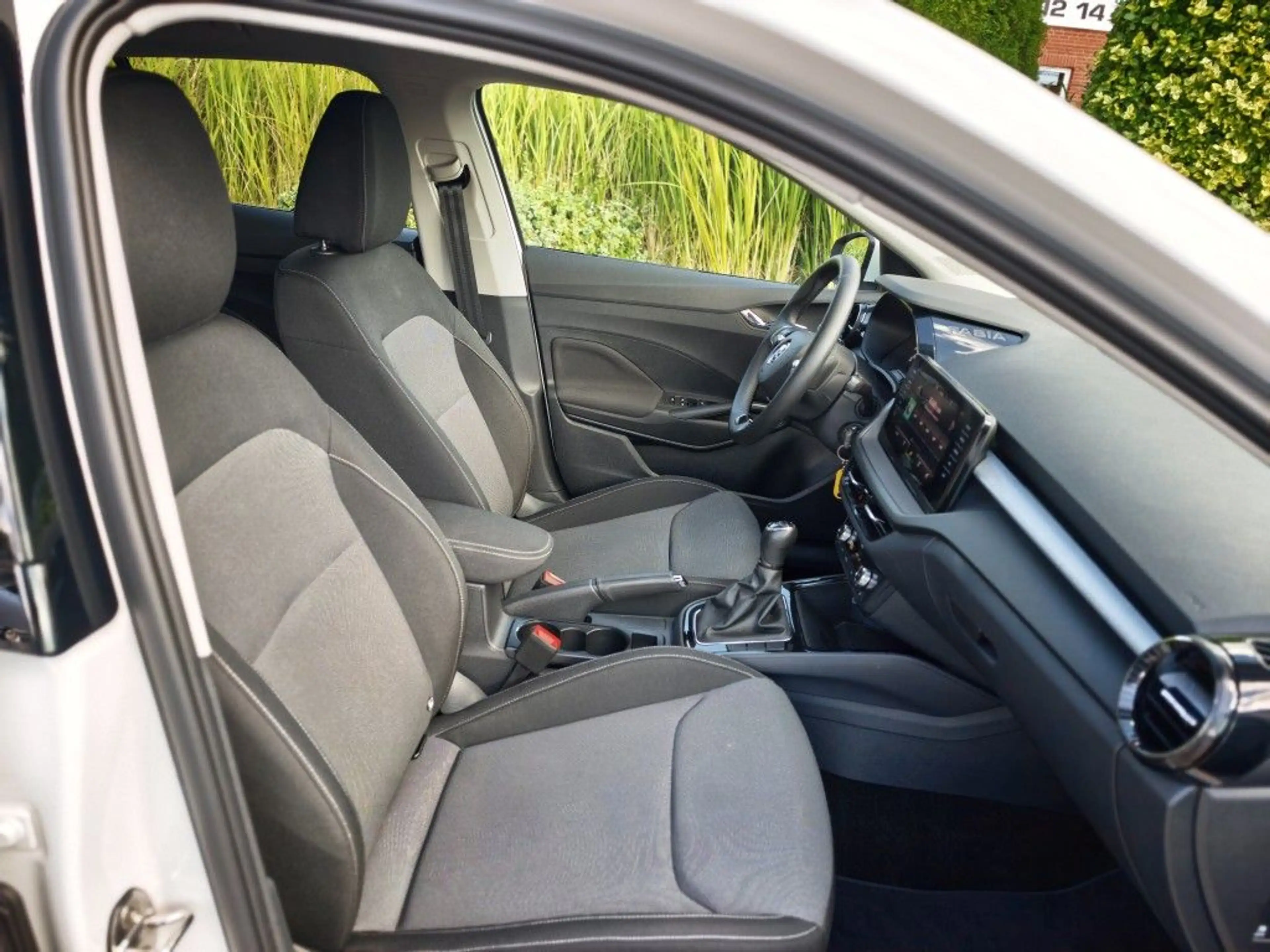 Skoda Fabia 1.0 TSI Ambition*Navi,Klimatr,Sitzhzg,APP,PDC,LED* — photo 7