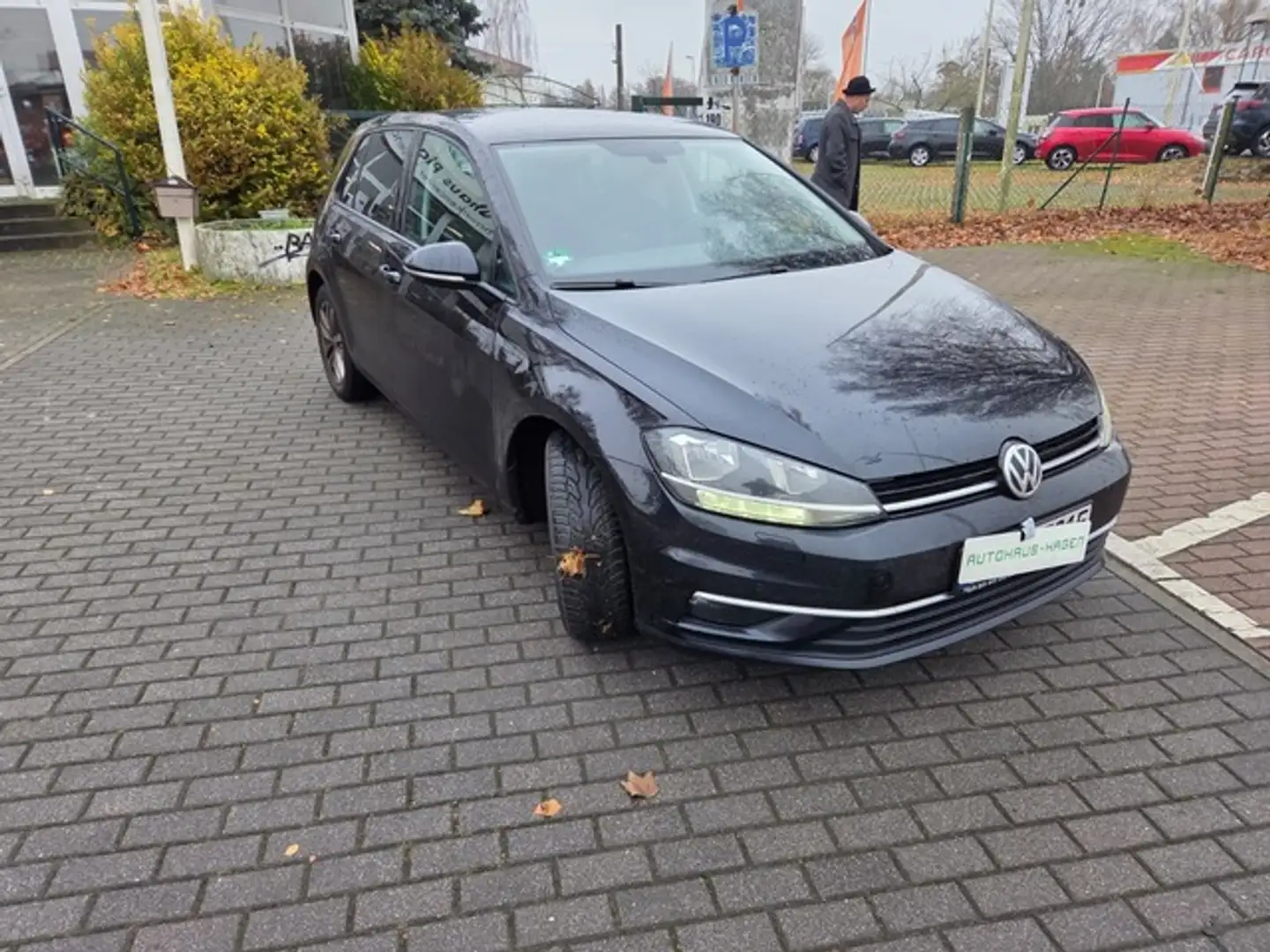 Volkswagen Golf VII Comfort. BMT Navi Winterpaket Allwetter Schwarz - 1