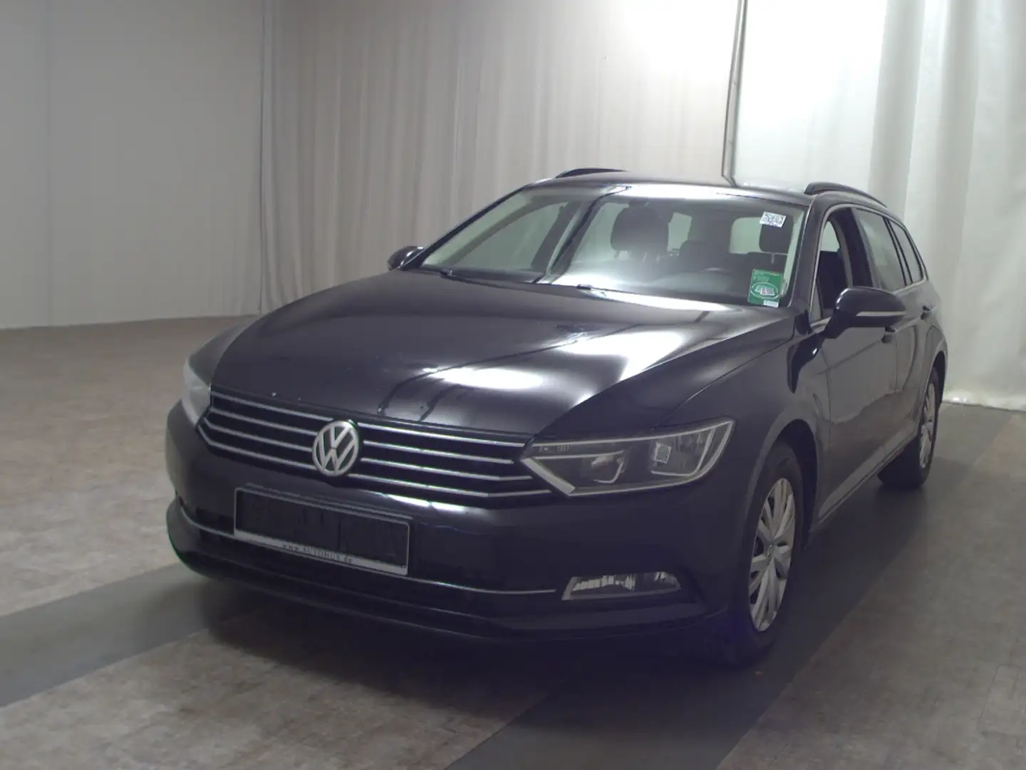 Volkswagen Passat Var. 2.0 TDI Comf. Navi AHK PDC SHZ Schwarz - 2
