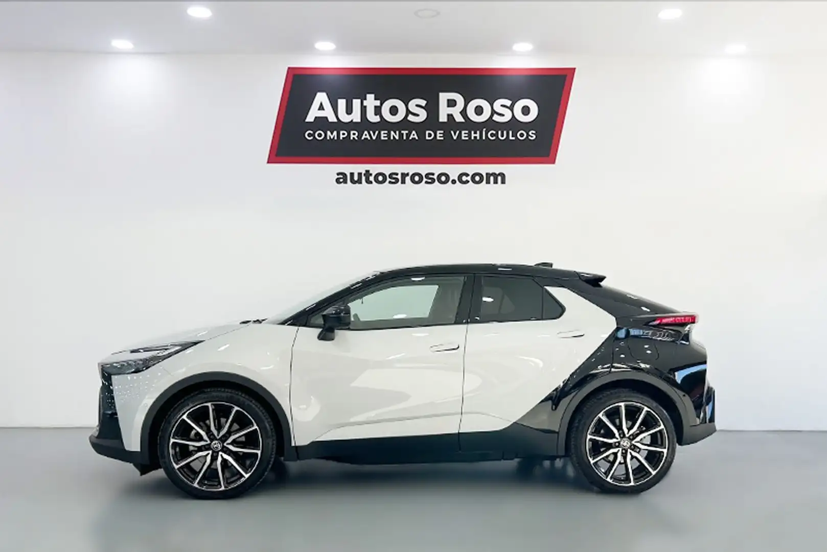Toyota C-HR 2.0 200H Premiere Edition GR Sport Plateado - 2