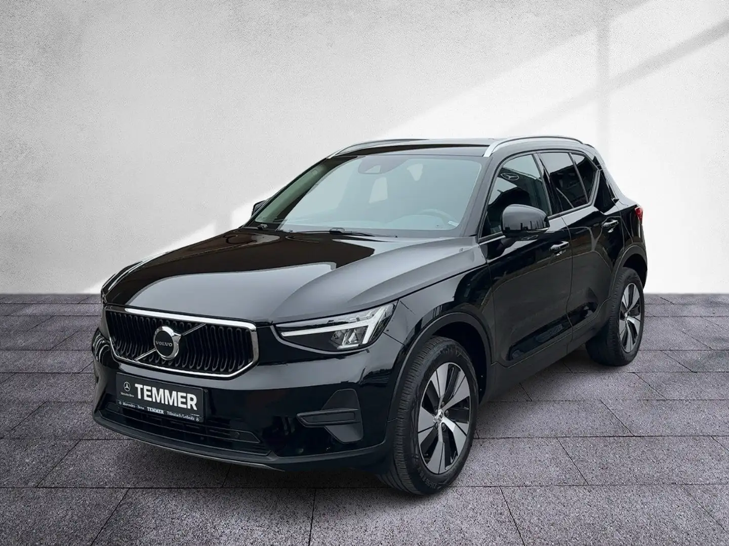 Volvo XC40 T2 Core Aut. LED ACC LRHZG SHZ Schwarz - 2