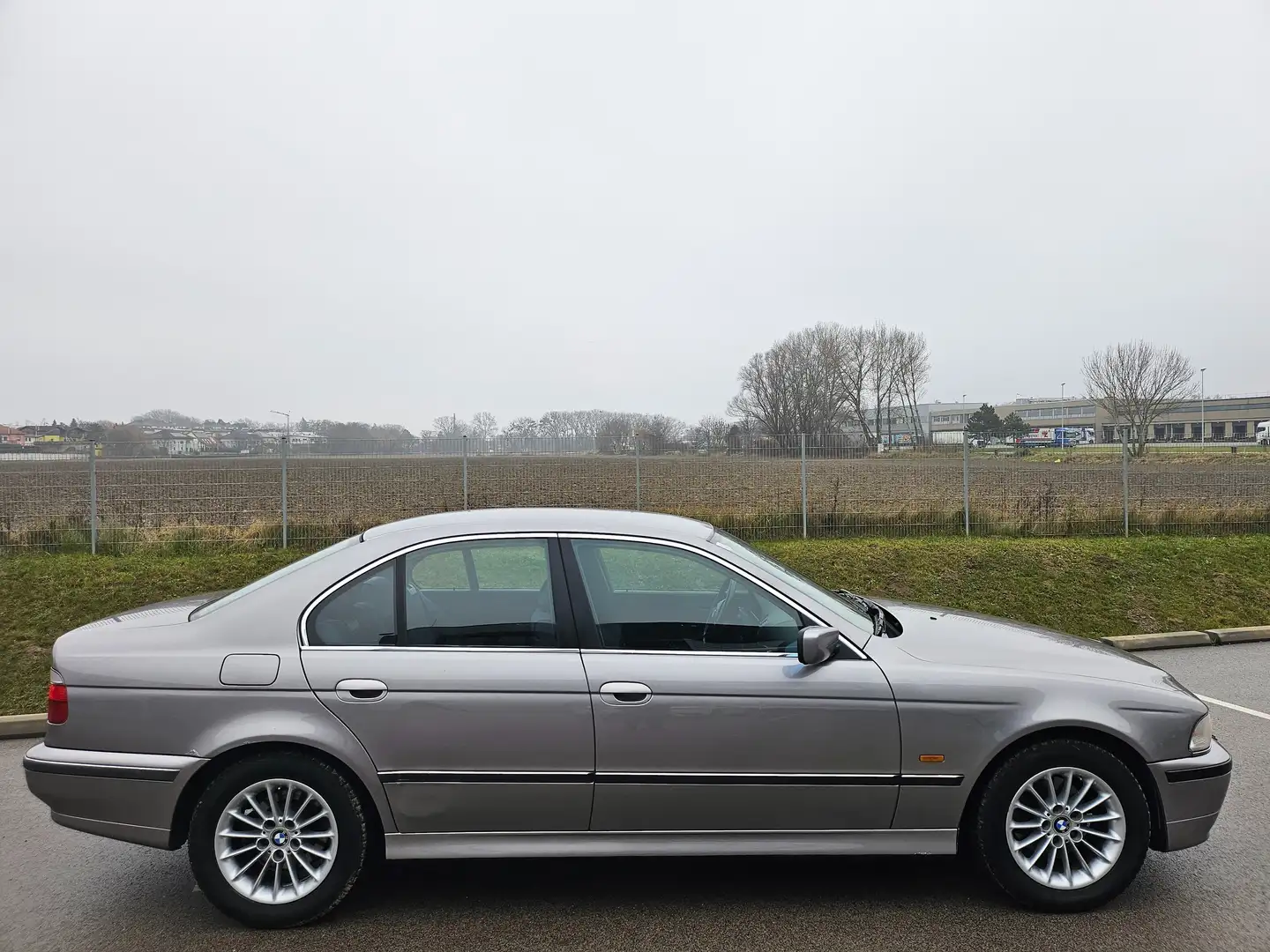 BMW 530 d Schalter, PICKERL:06/2026, KLIMA, TEMPOMAT, Beige - 2