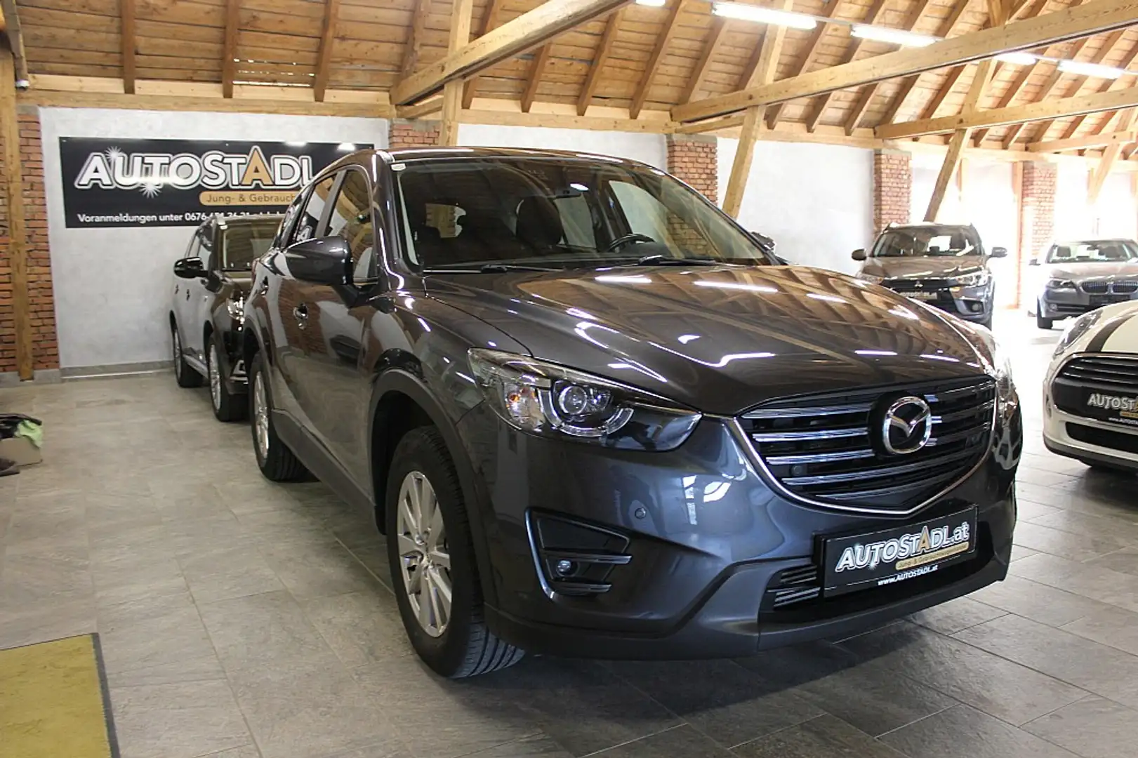 Mazda CX-5 CD150 AWD Attraction Aut. Gris - 2