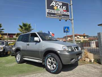 Terrano II 2000 3p 2.7 tdi Sport Safari c/AC