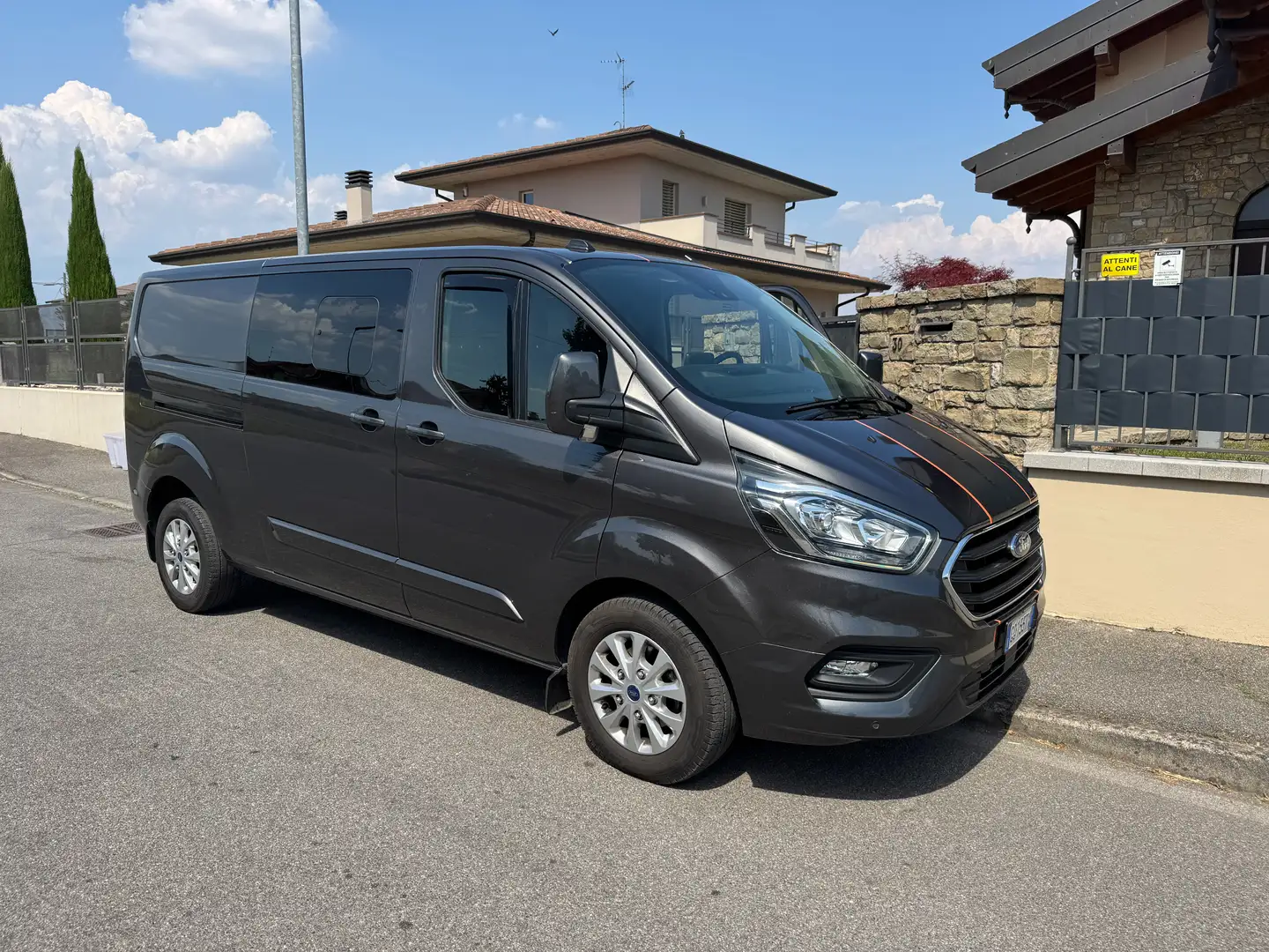 Ford Transit Custom 6 posti passo lungo 2 scorrevoli automatico  E 6D Grigio - 2