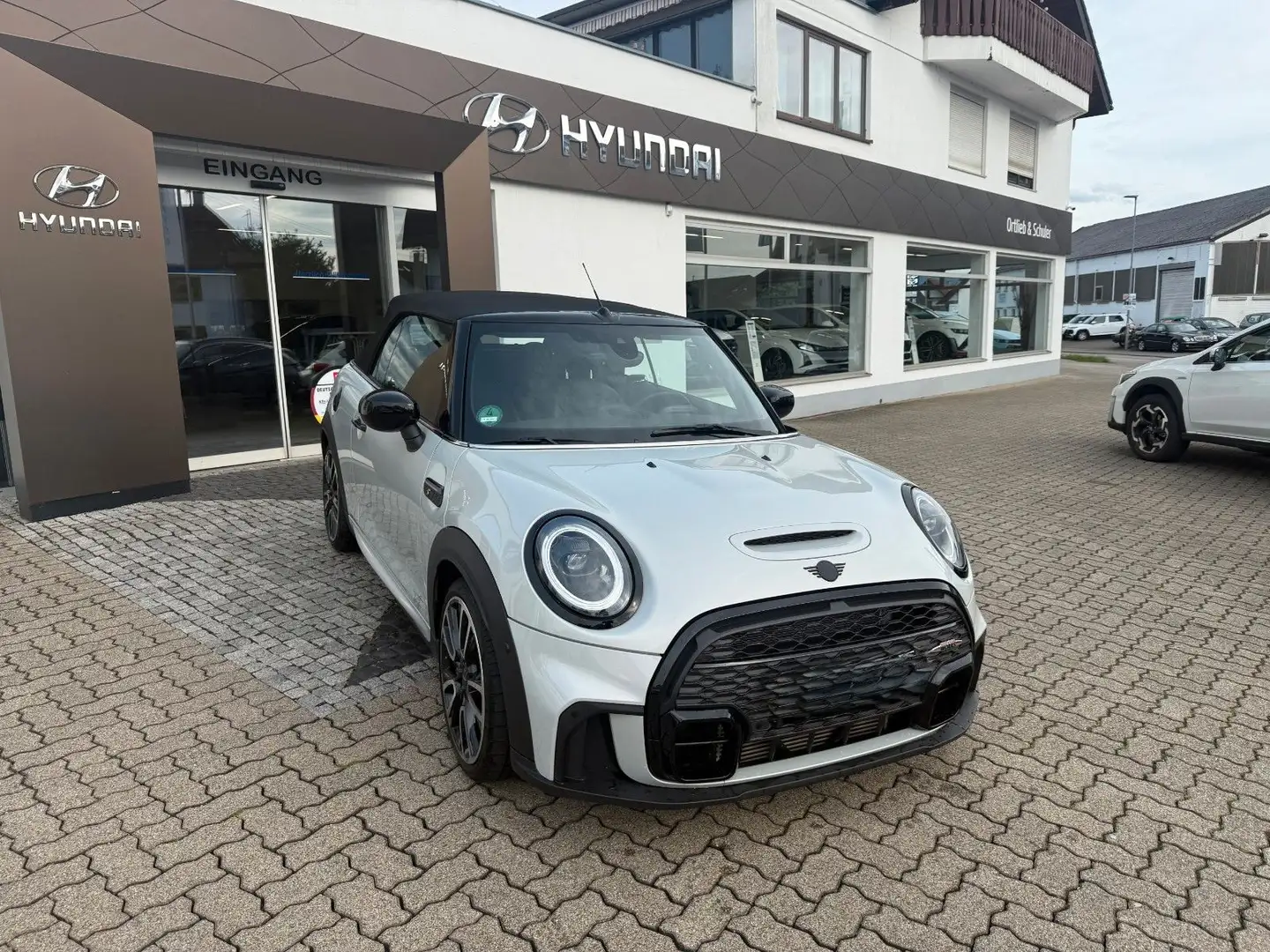 MINI Cooper S Cabrio Cooper Cabrio S John Cooper Works Trim Plateado - 1