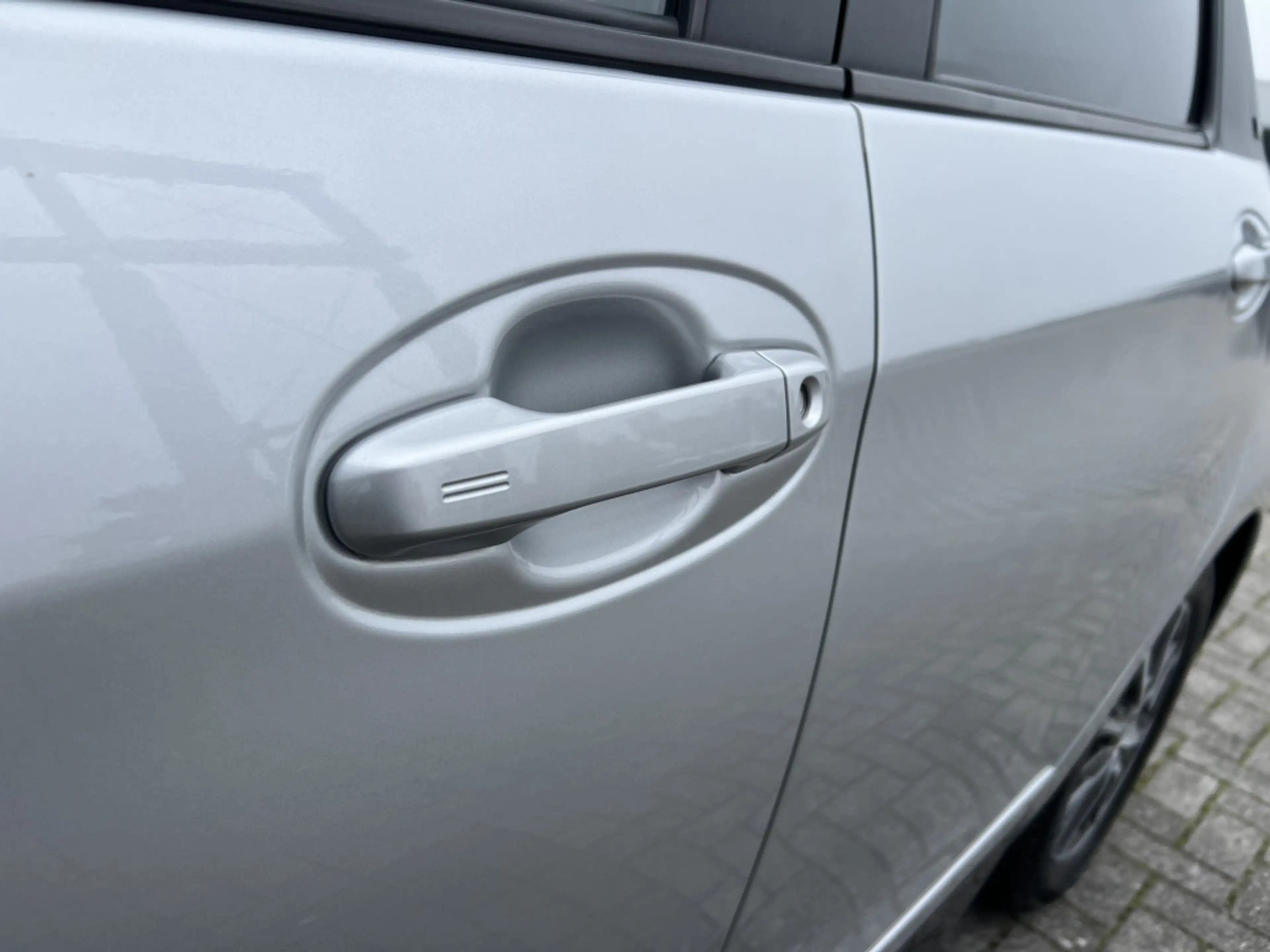 Toyota Yaris 1.5 Hyb. Dynamic — photo 19