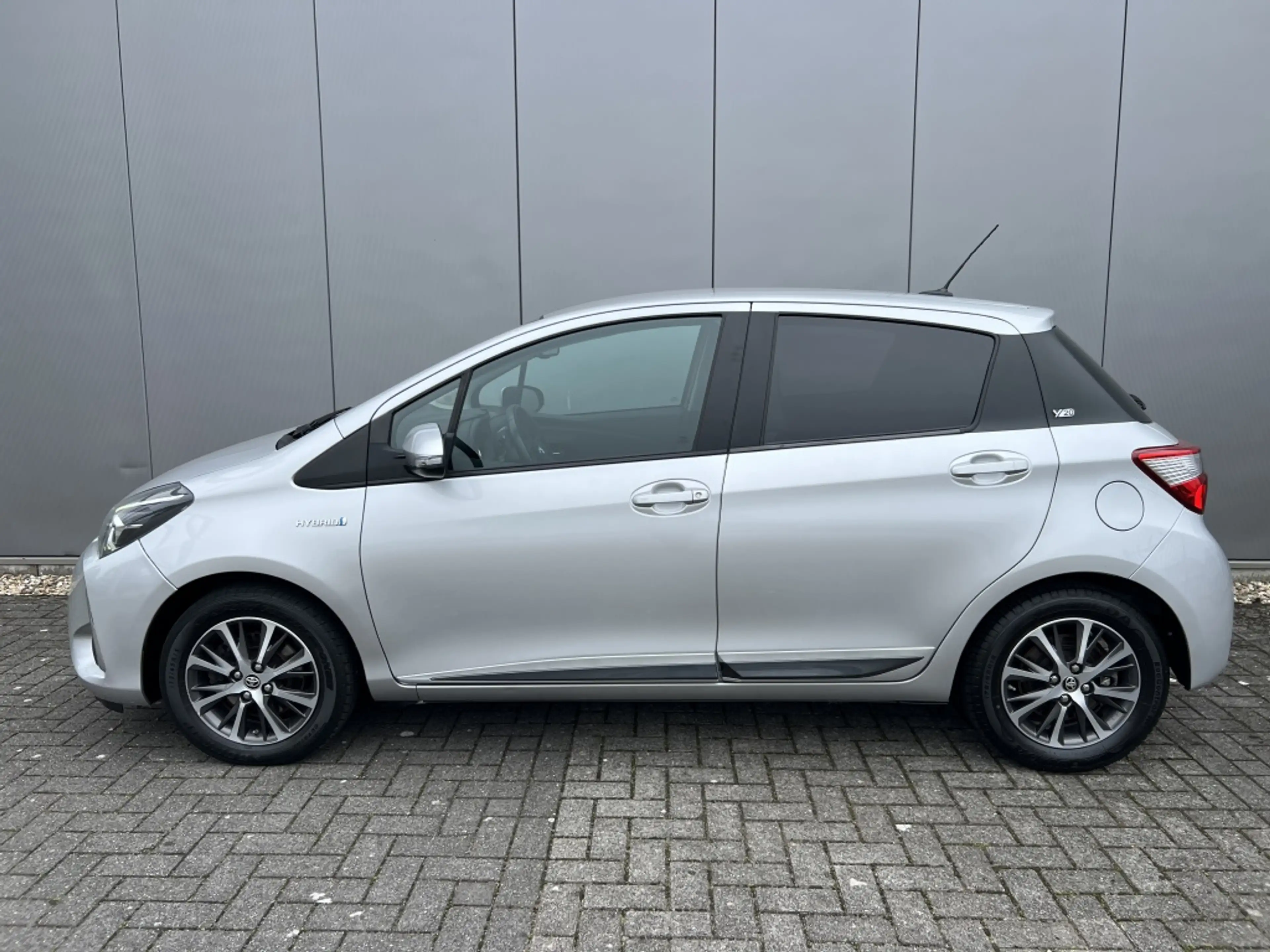 Toyota Yaris 1.5 Hyb. Dynamic — photo 20