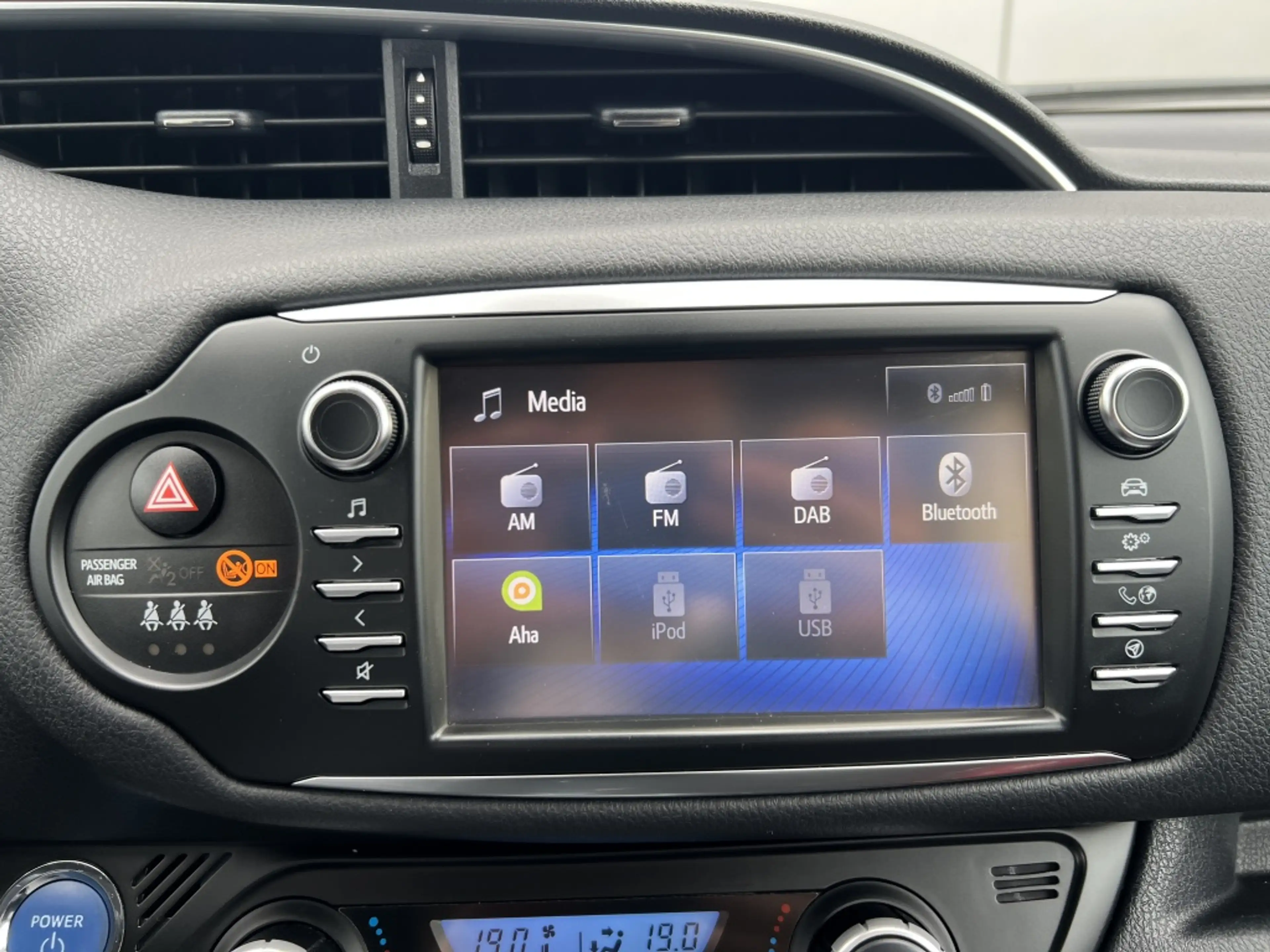 Toyota Yaris 1.5 Hyb. Dynamic — photo 13