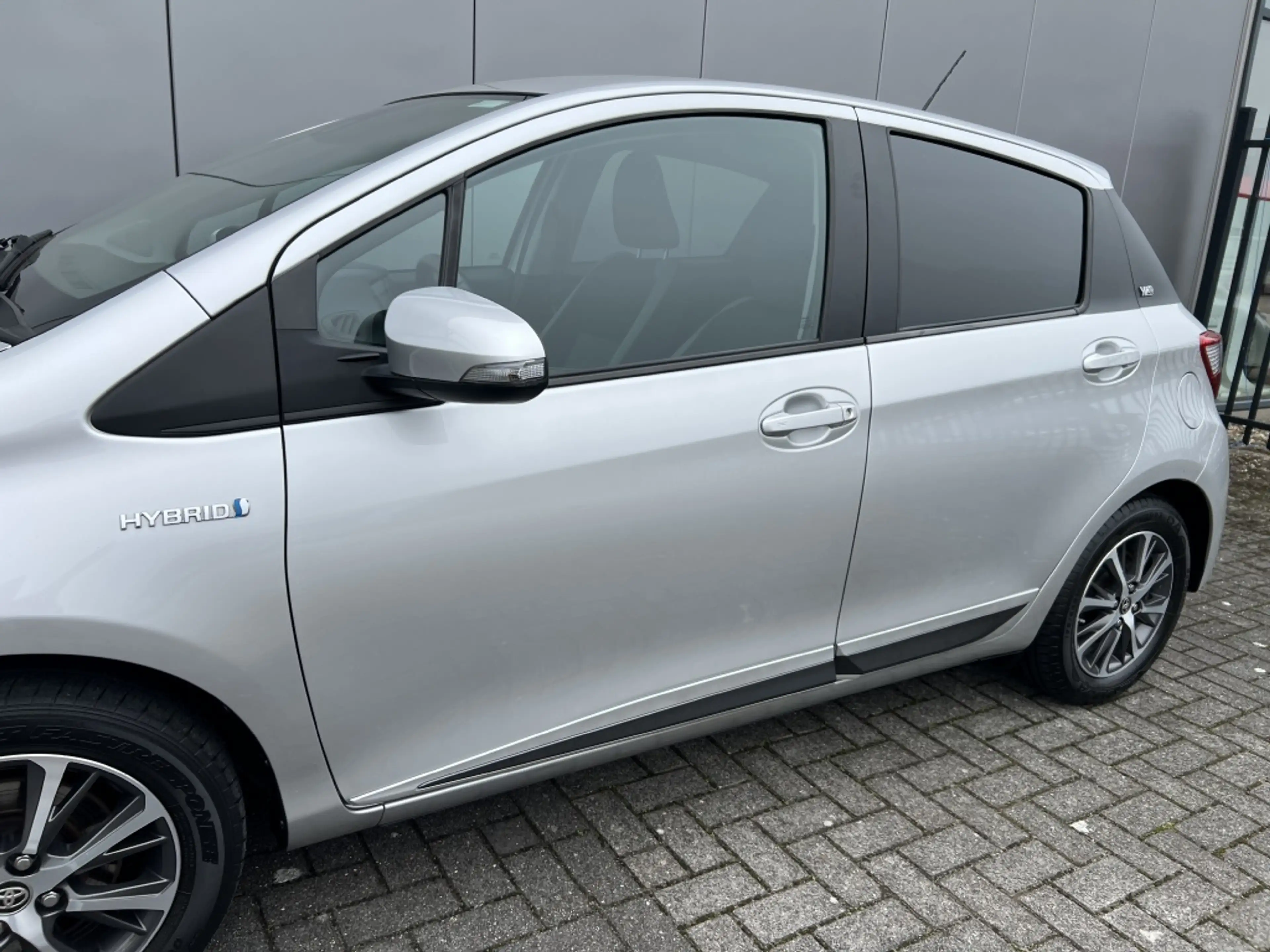 Toyota Yaris 1.5 Hyb. Dynamic — photo 23