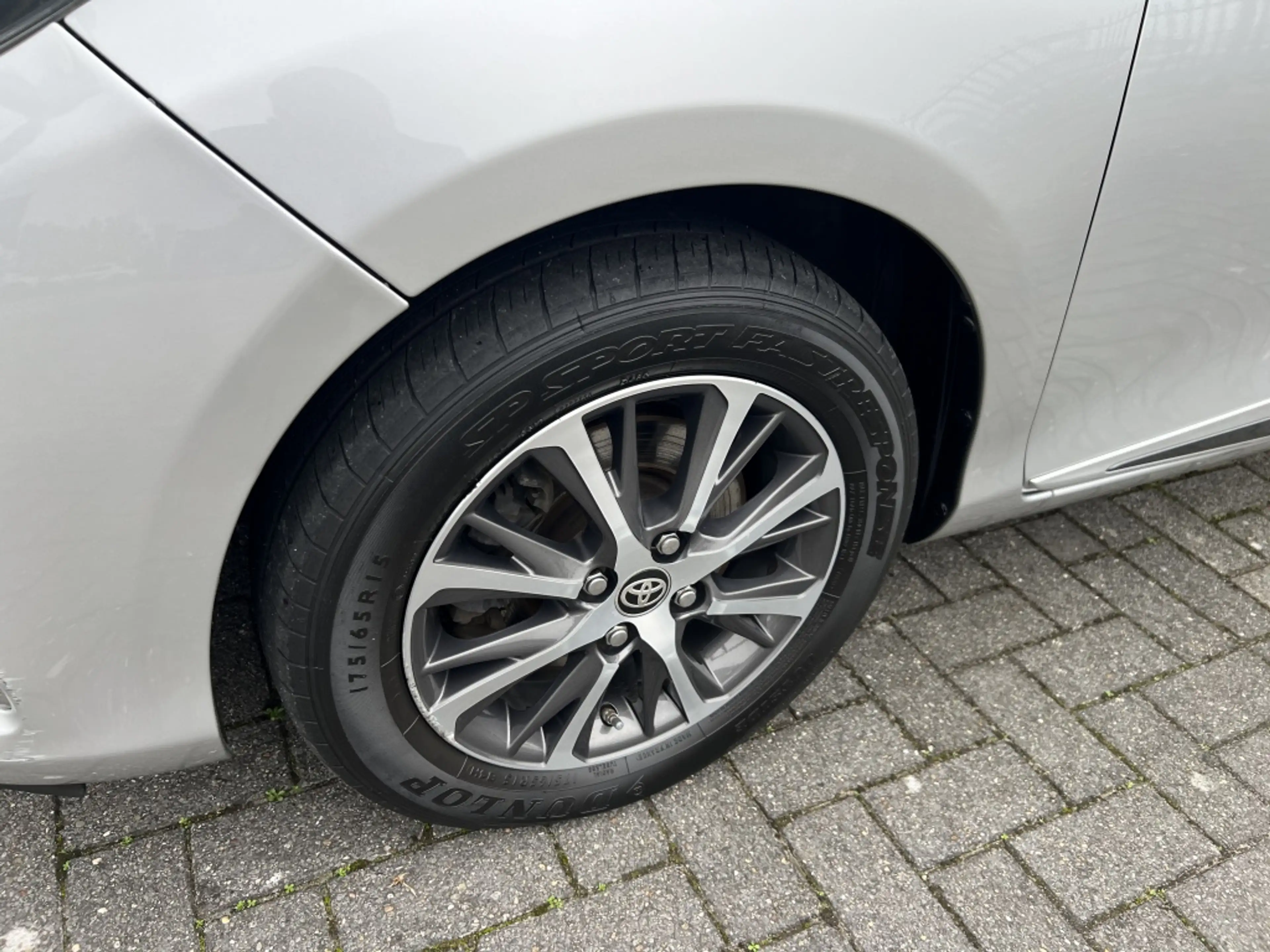 Toyota Yaris 1.5 Hyb. Dynamic — photo 24