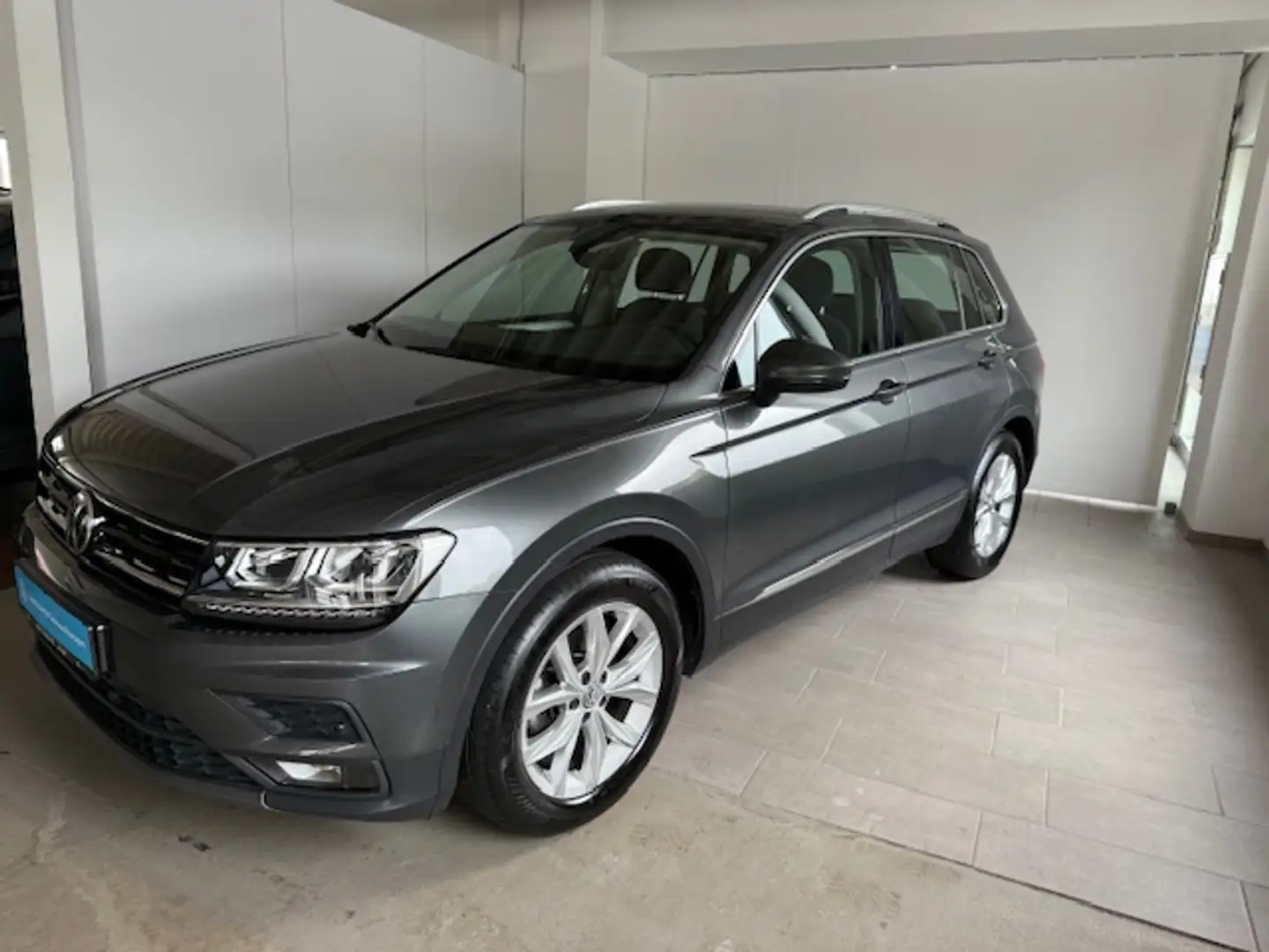 Volkswagen Tiguan Comfortline 1.4 TSI Navi LED ACC el.Klappe LM18 PDC SHZ Grau - 1