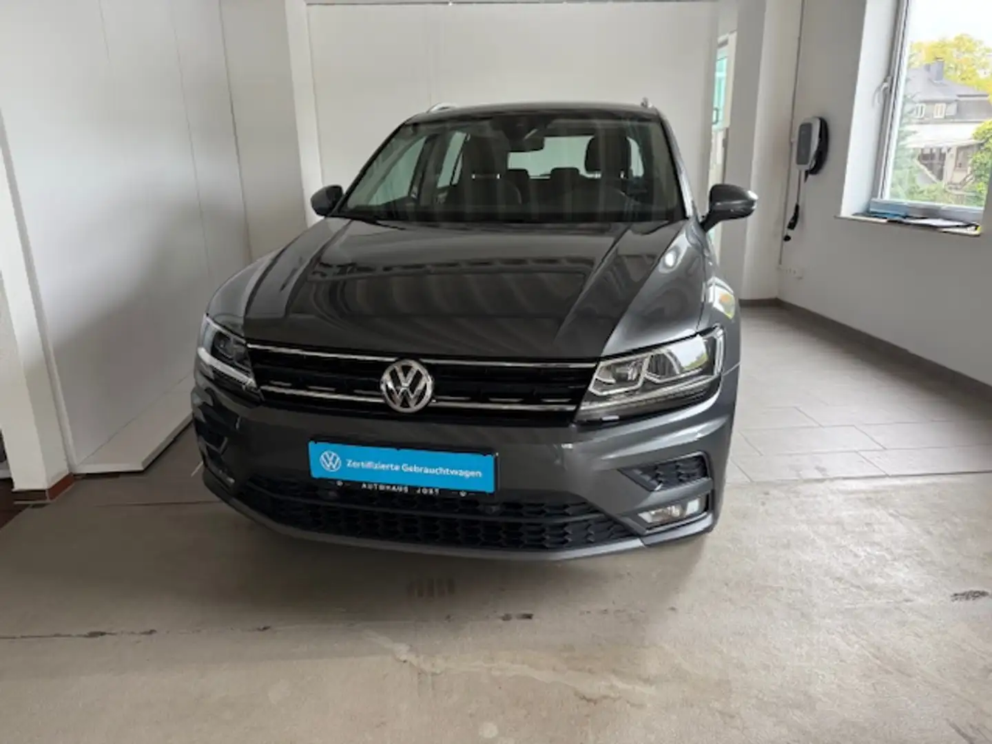 Volkswagen Tiguan Comfortline 1.4 TSI Navi LED ACC el.Klappe LM18 PDC SHZ Grau - 2