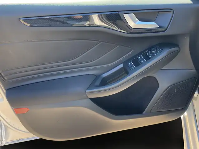 Ford Focus view 5