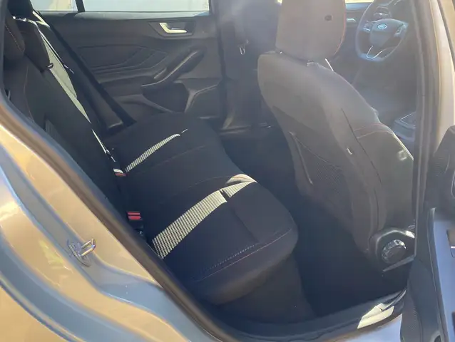 Ford Focus view 13