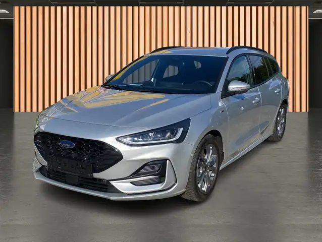 Ford Focus view 2