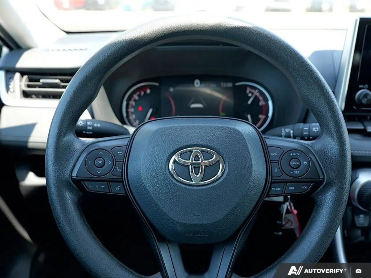 Toyota RAV 4 снимка Toyota RAV 4