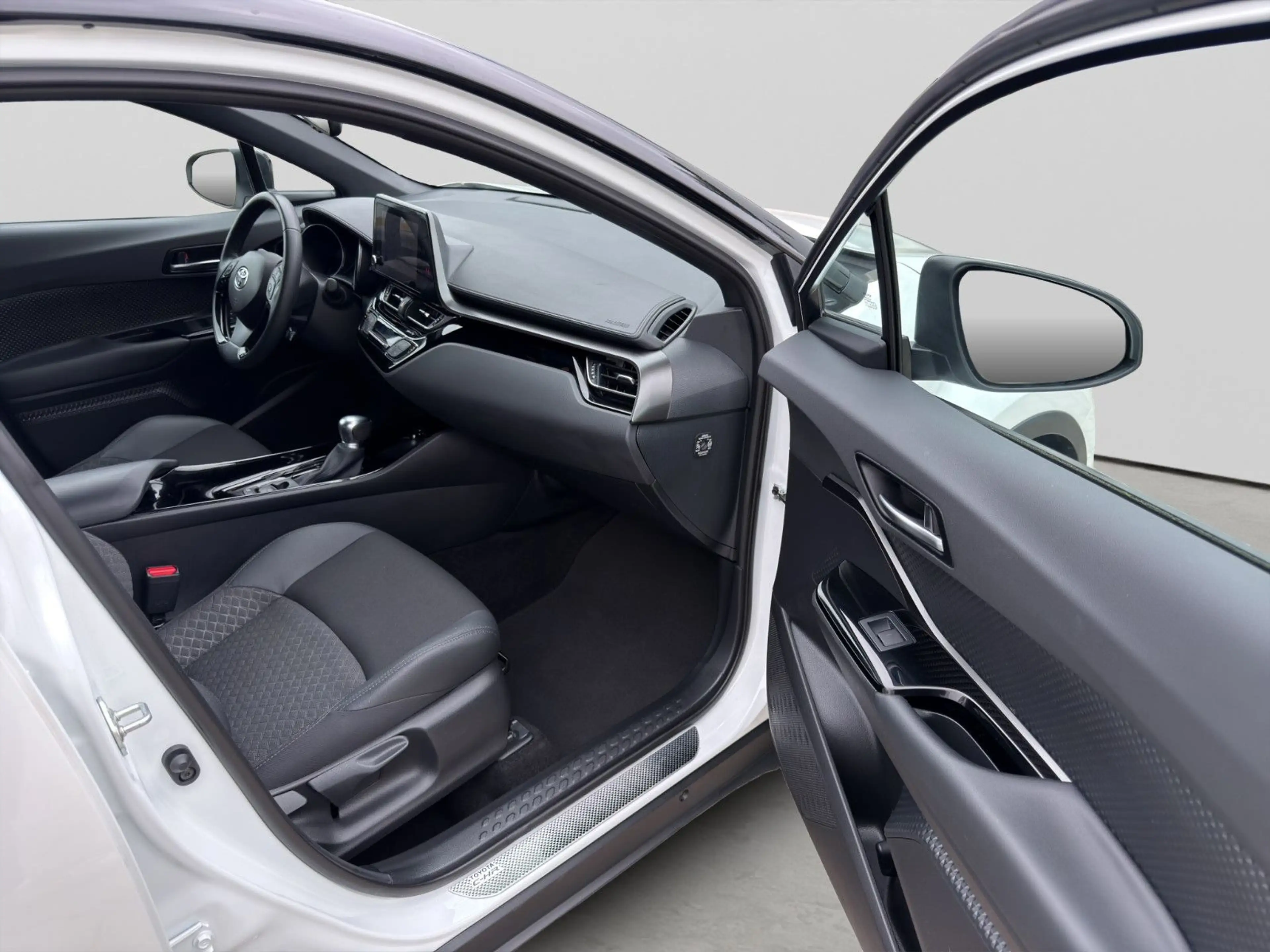 Toyota C-HR 2.0 Hybrid Aut. KLIMAAUT SITZH KAM LED DAB — photo 15