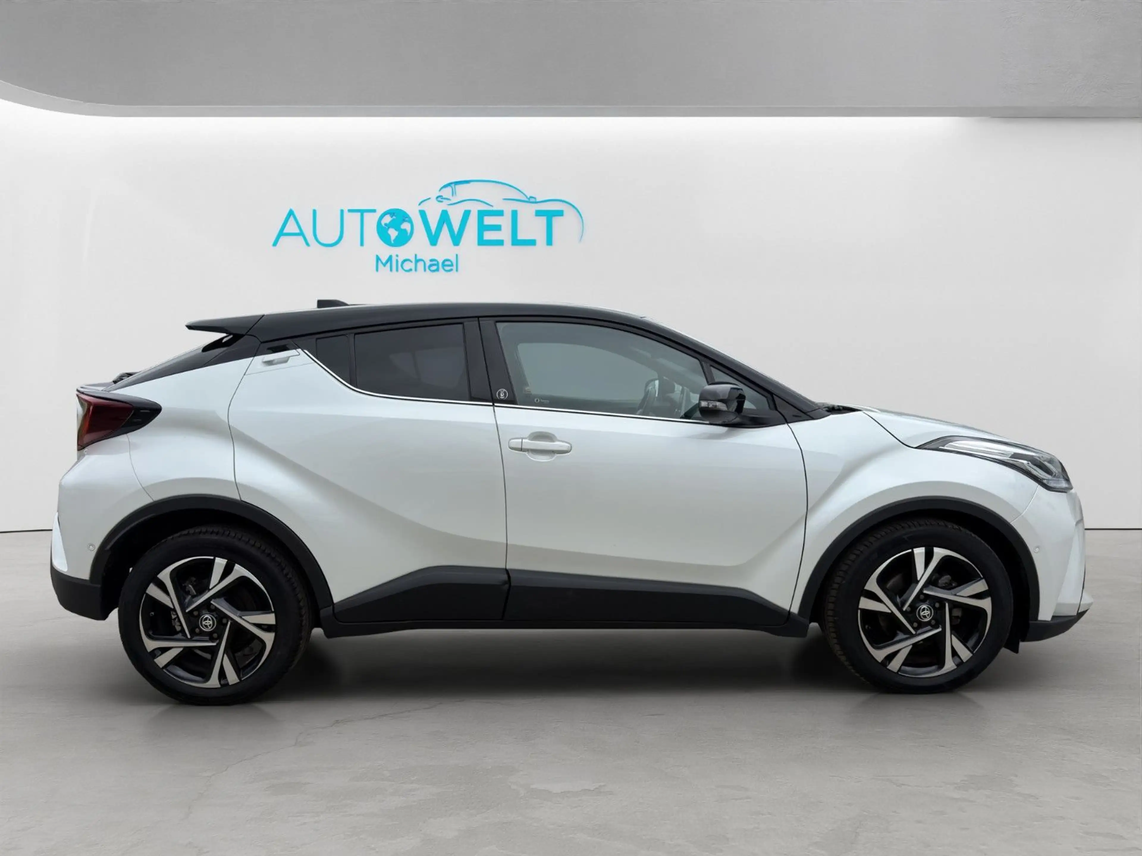 Toyota C-HR 2.0 Hybrid Aut. KLIMAAUT SITZH KAM LED DAB — photo 4