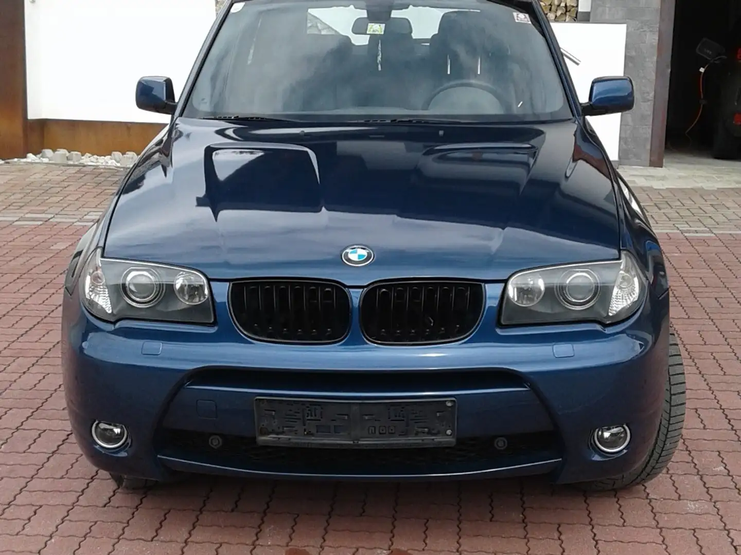 BMW X3 3,0d Blau - 1