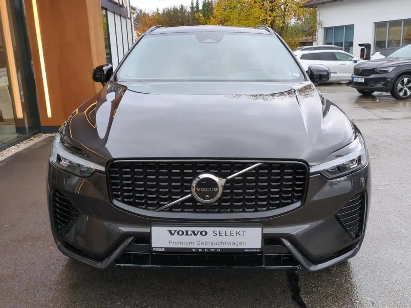 Volvo XC60 R Design Recharge Plug-In Hybrid AWD StandHZG Lede Grau - 2