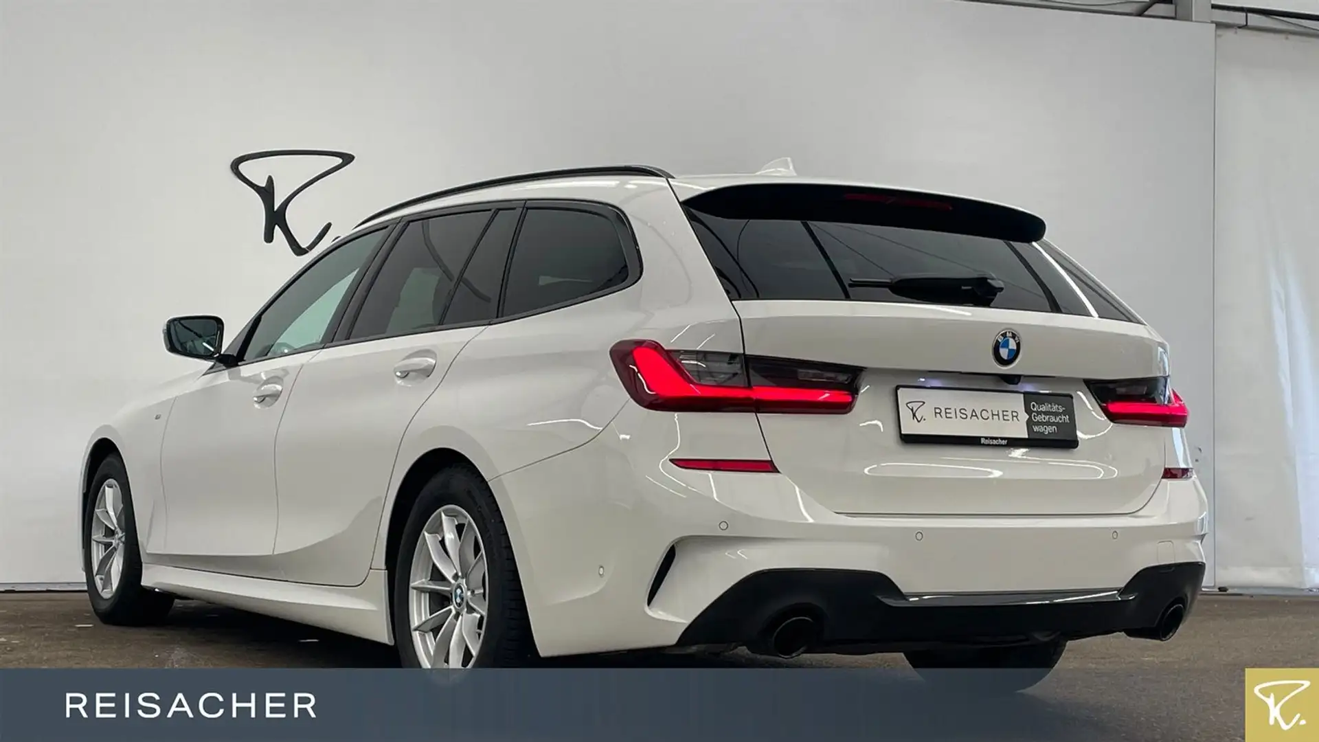 BMW 320 i A Tou M-Sport,AHK,Autom Weiß - 2