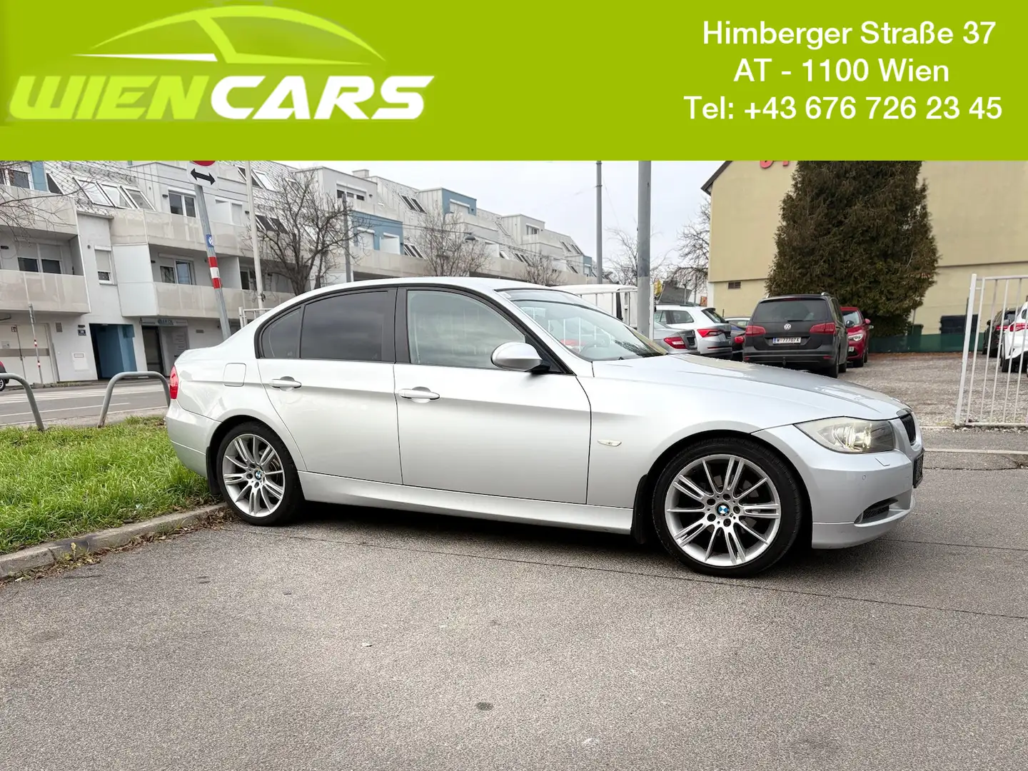 BMW 320 320i Limousine Aut.*Xenon*Navi*Leder*PDC* Silber - 1