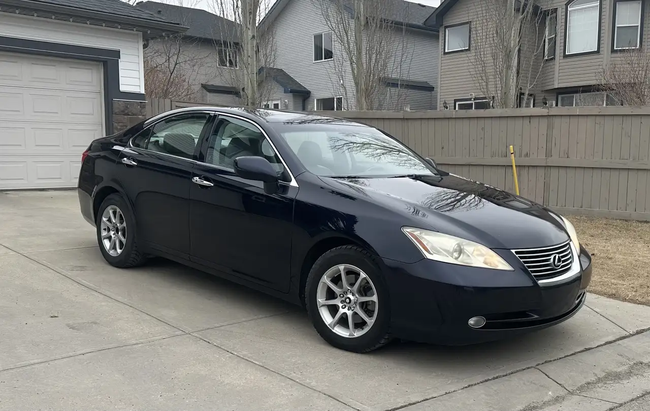 Lexus ES снимка Lexus ES