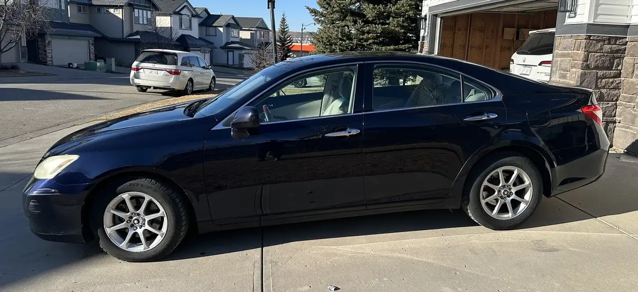 Lexus ES снимка Lexus ES