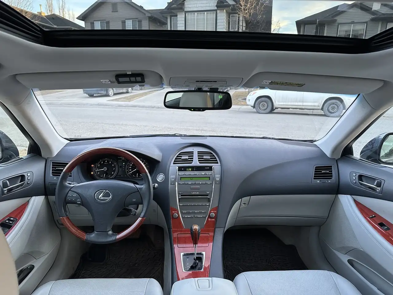 Lexus ES снимка Lexus ES