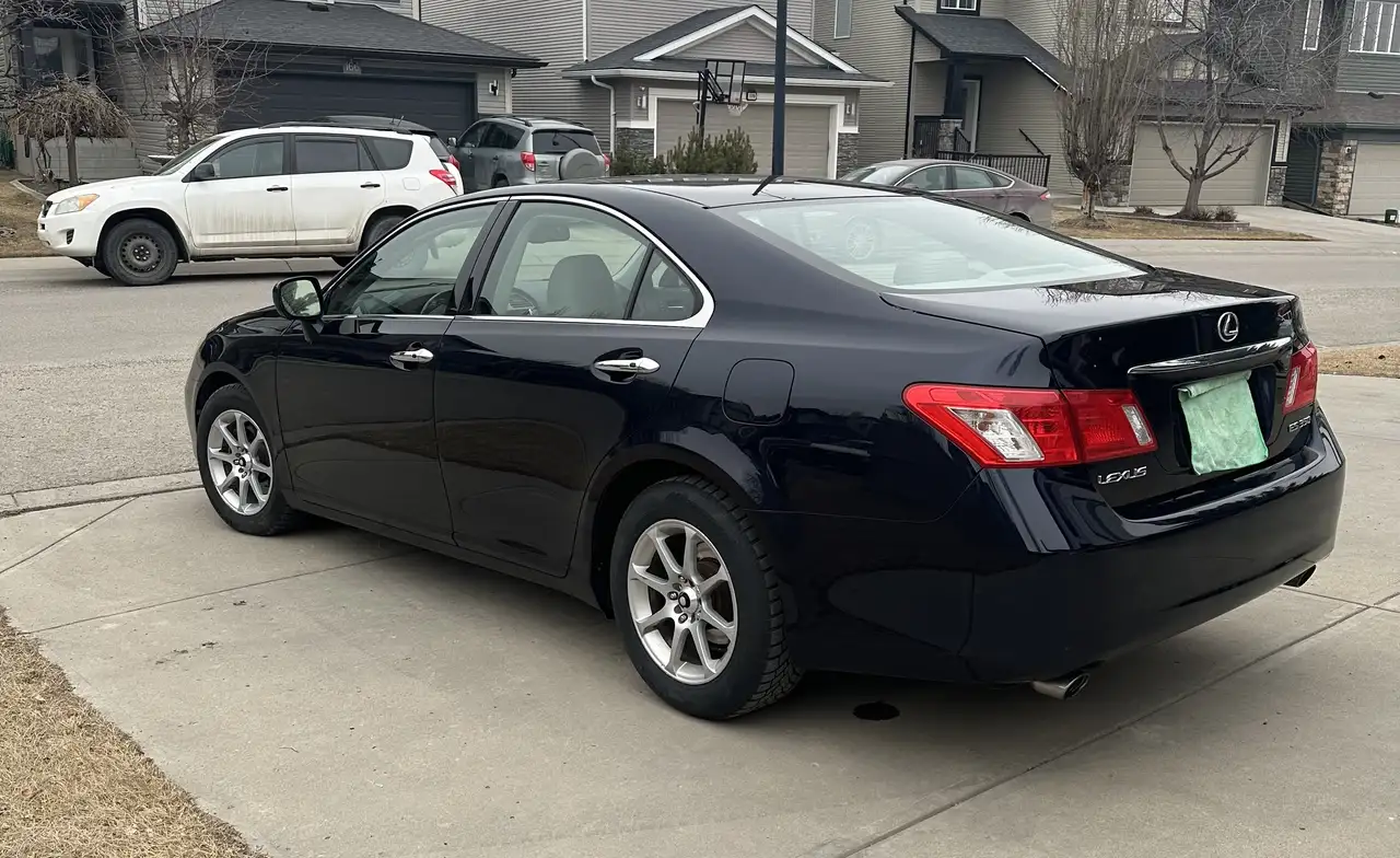 Lexus ES снимка Lexus ES