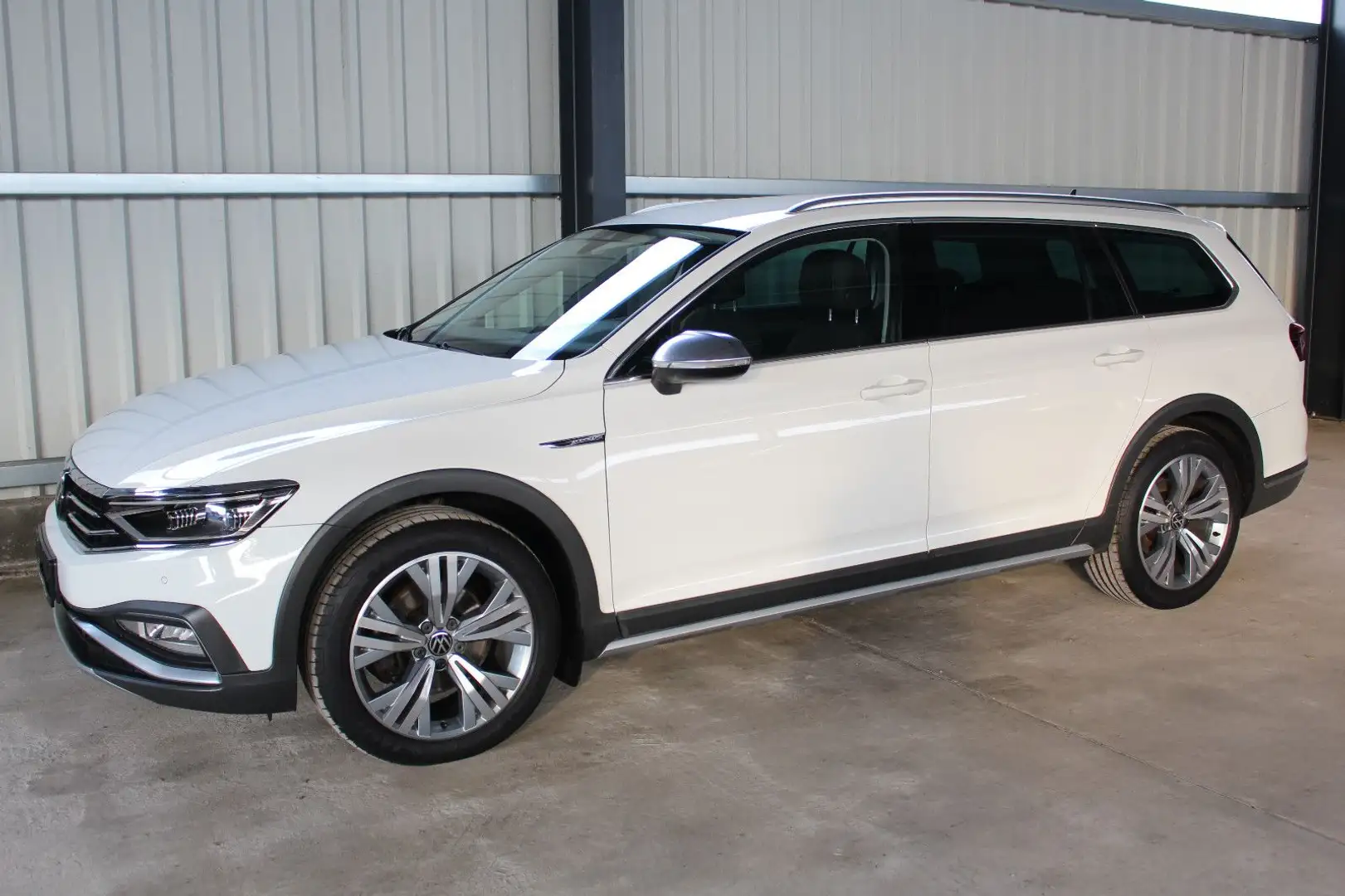 Volkswagen Passat Variant Variant Alltrack 4Motion LED SHZ AHK Standh Navi Blanc - 2