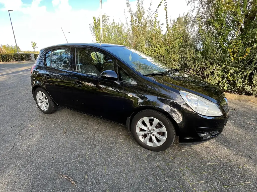 Opel Corsa 2009 из Европы — купить под ключ