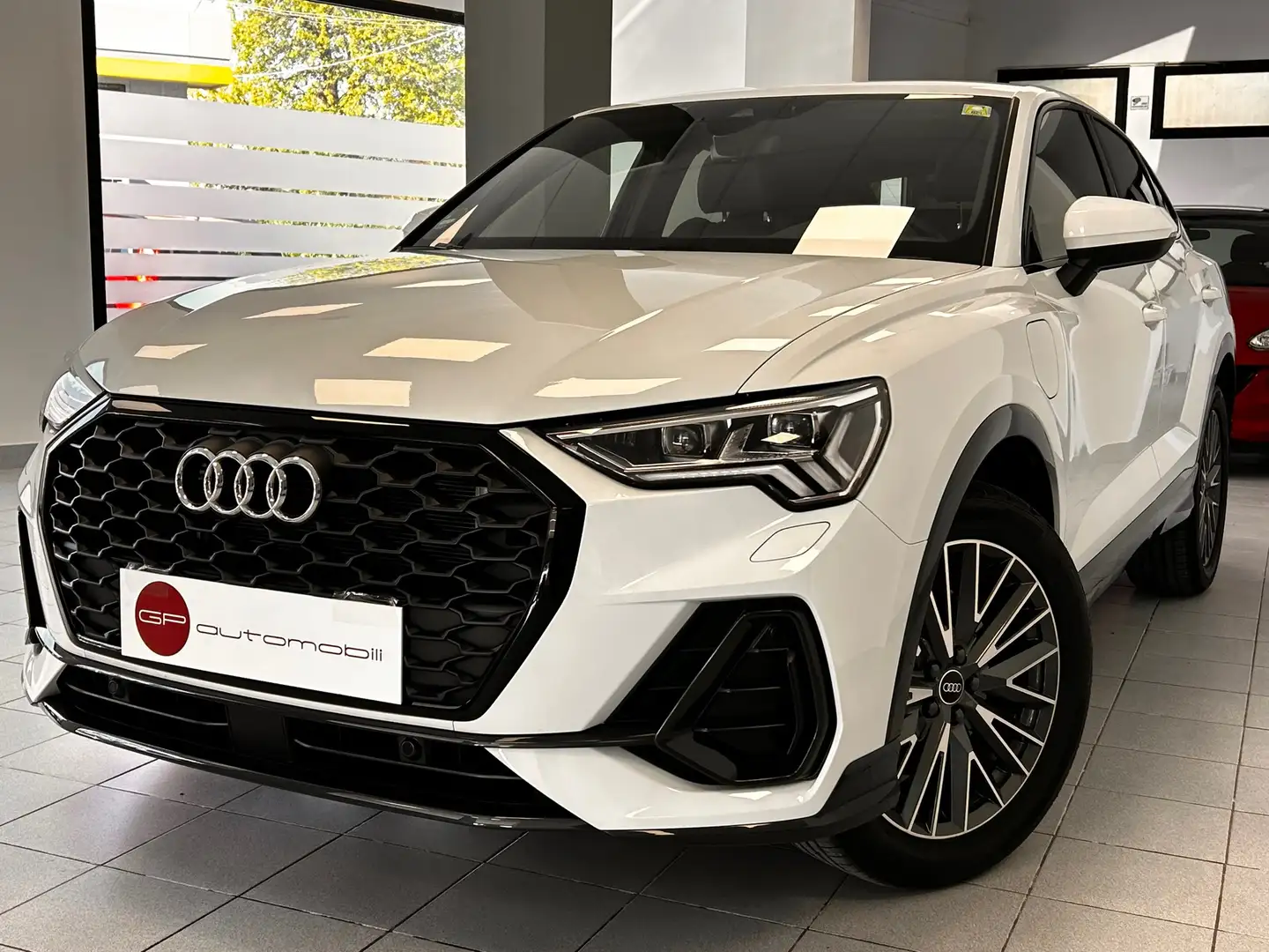 Audi Q3 Sportback 45 1.4 tfsi e S line edition s-tronic Wit - 1