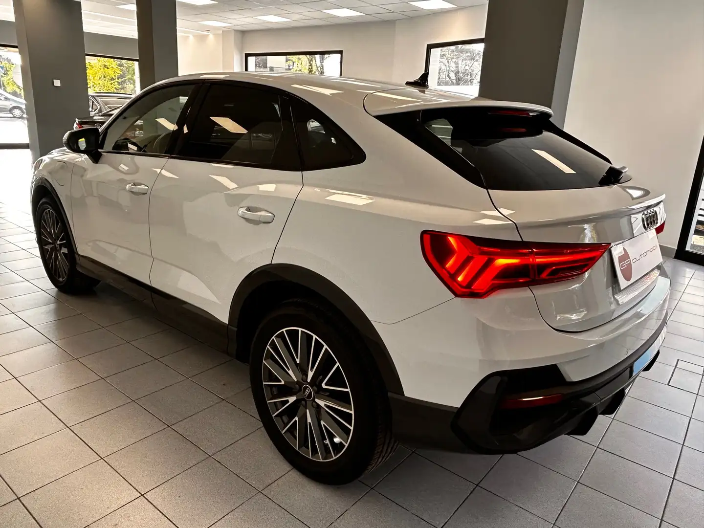 Audi Q3 Sportback 45 1.4 tfsi e S line edition s-tronic Wit - 2