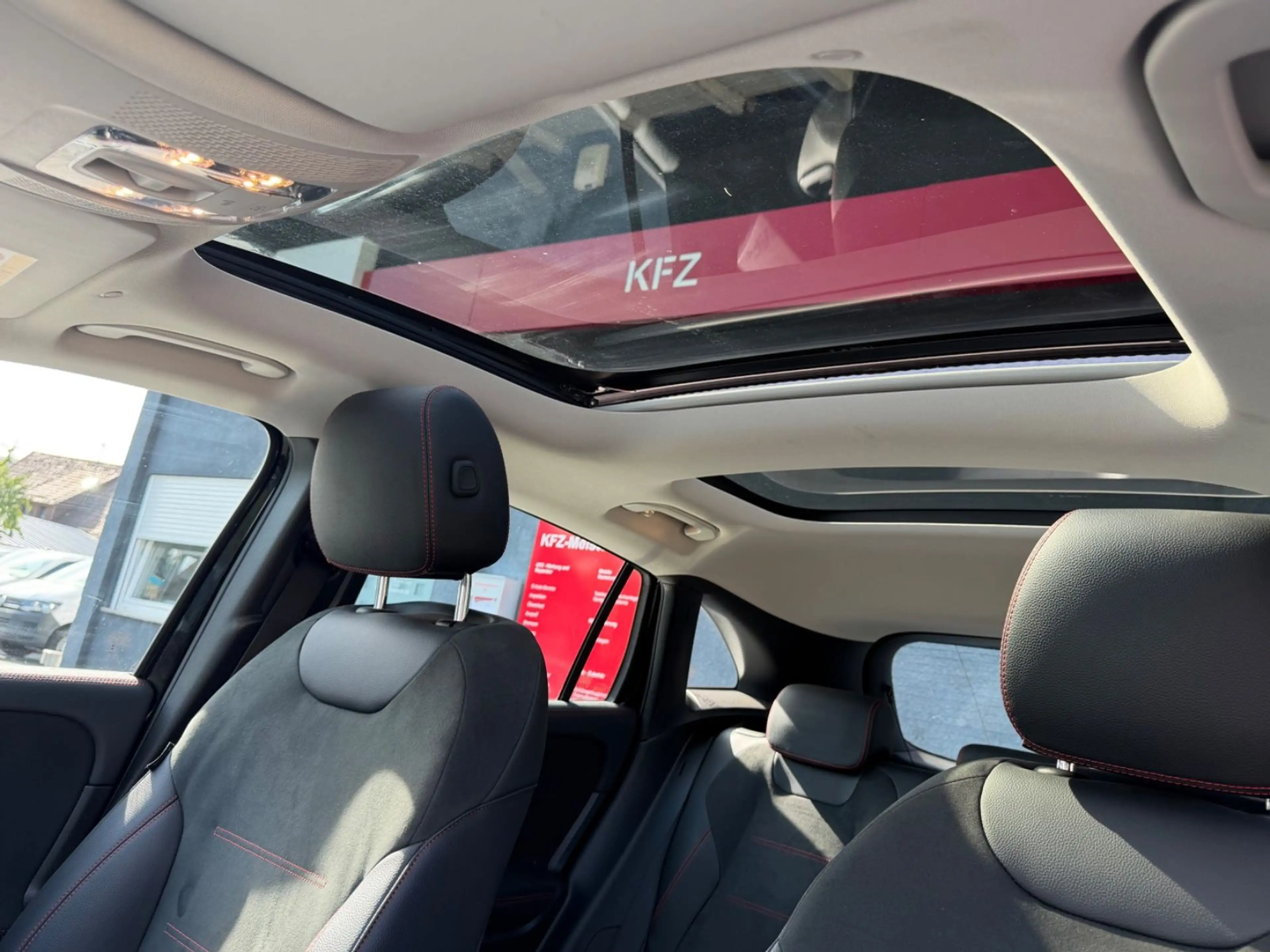 Mercedes-Benz GLA 250 4Matic AMG-Line*Pano*AHK*RFK*Led*ACC*Ass — photo 14