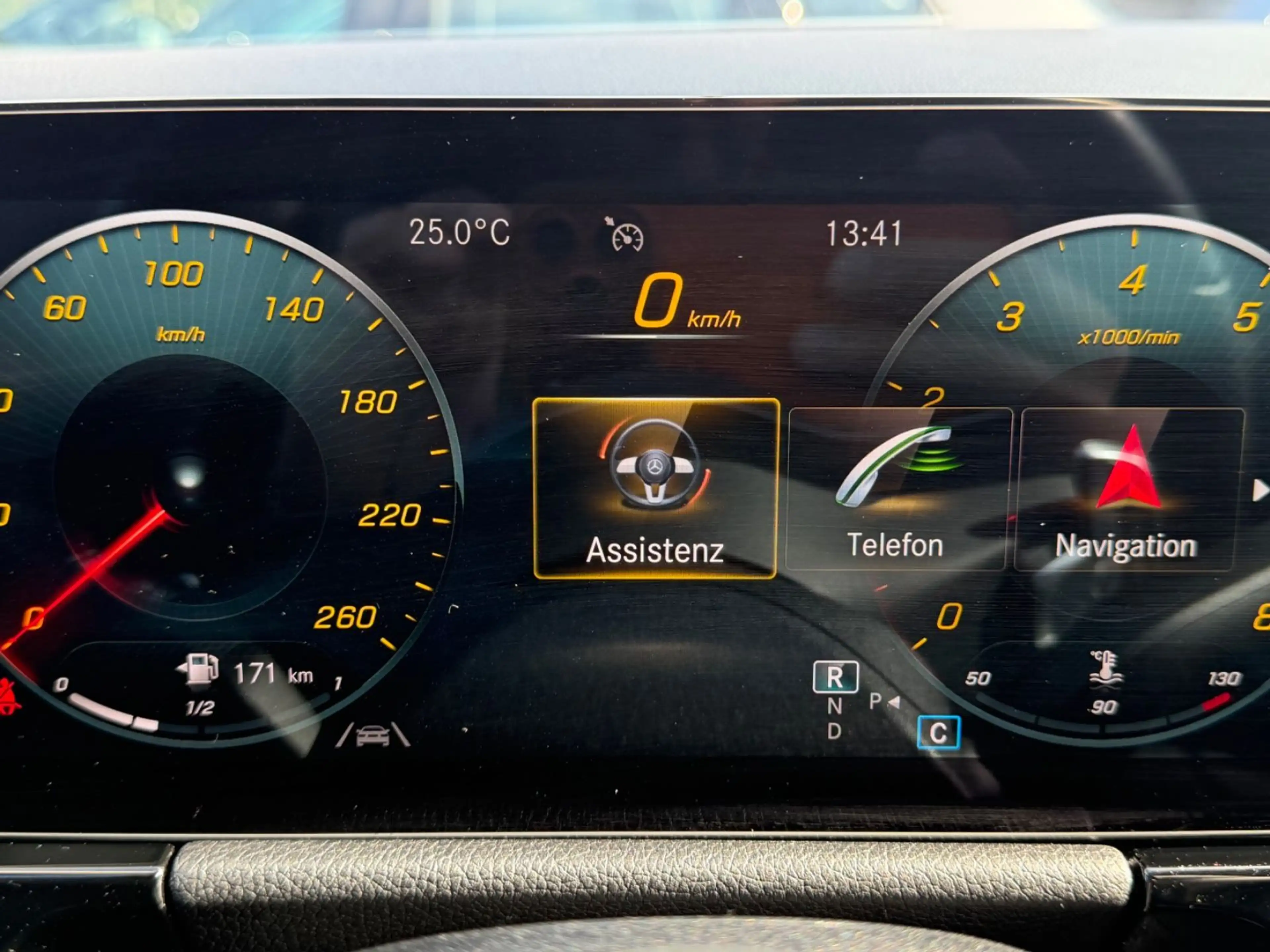 Mercedes-Benz GLA 250 4Matic AMG-Line*Pano*AHK*RFK*Led*ACC*Ass — photo 18