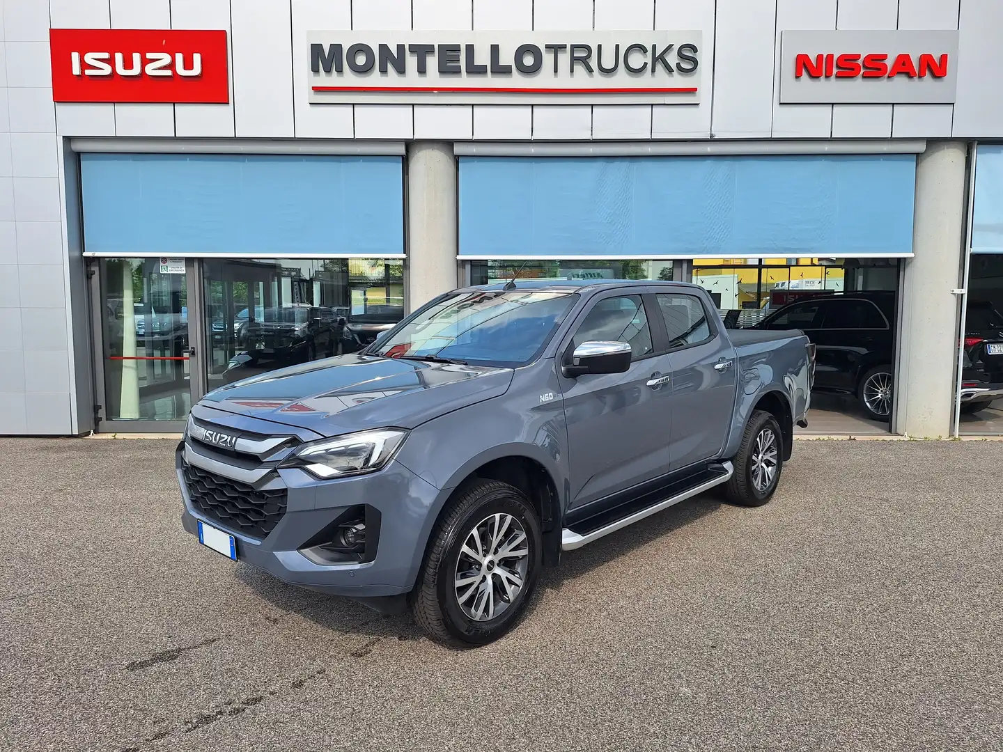 Isuzu D-Max 1.9 164cv crew N60F+ 4x4 A/T AZIENDALE SHUTTER LID Grijs - 1
