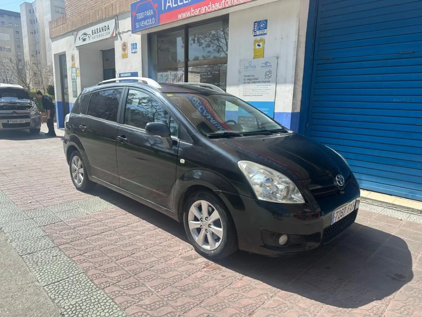 Toyota Corolla Verso 2.2D4D Sol crna - 2