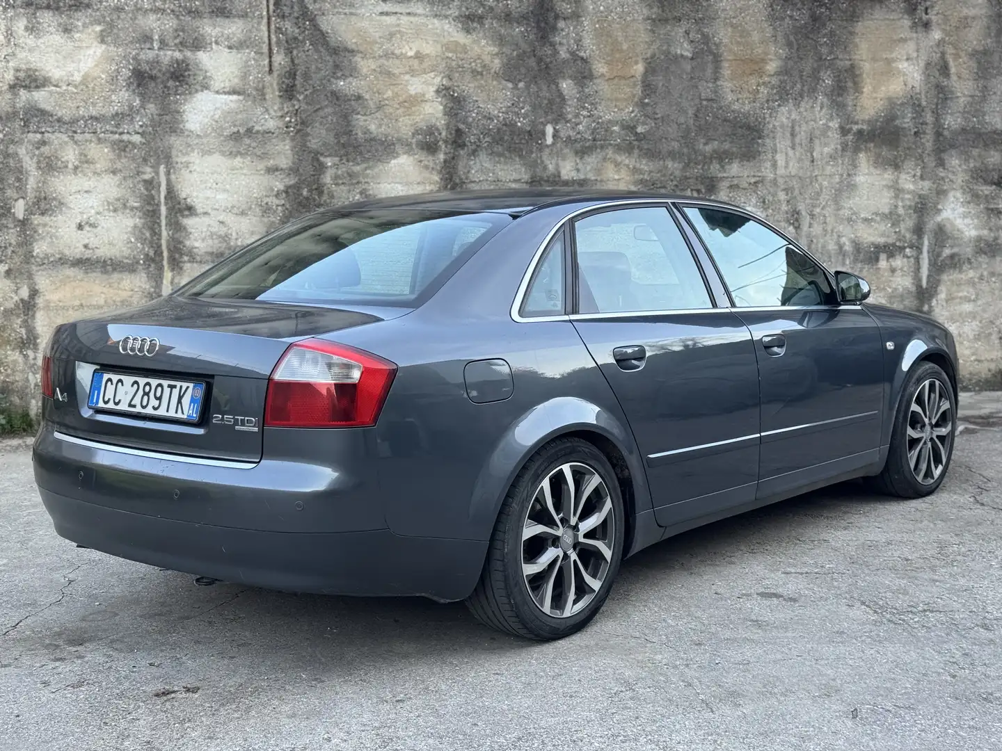 Audi A4 2.5 V6 tdi quattro 180cv Grey - 2
