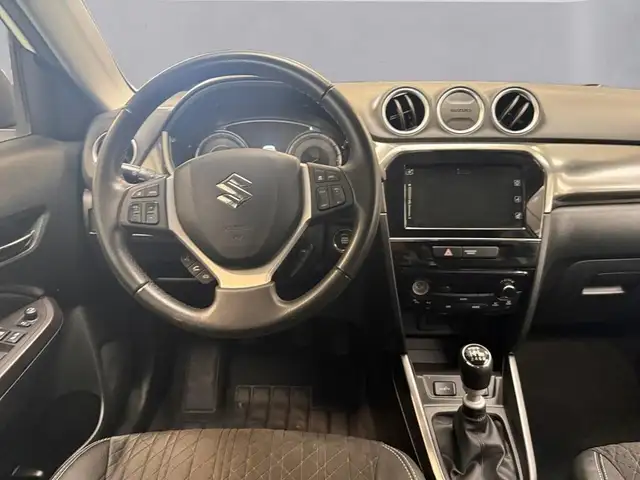 Suzuki Vitara view 12