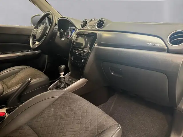Suzuki Vitara view 14