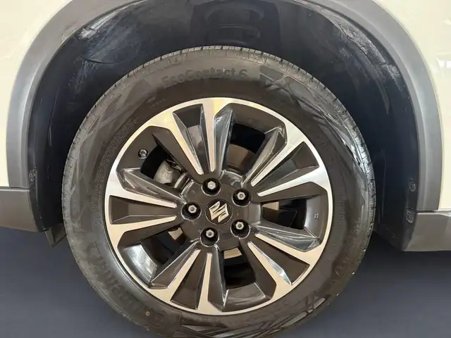 Suzuki Vitara view 9