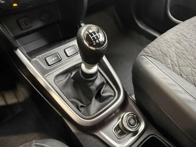 Suzuki Vitara view 18