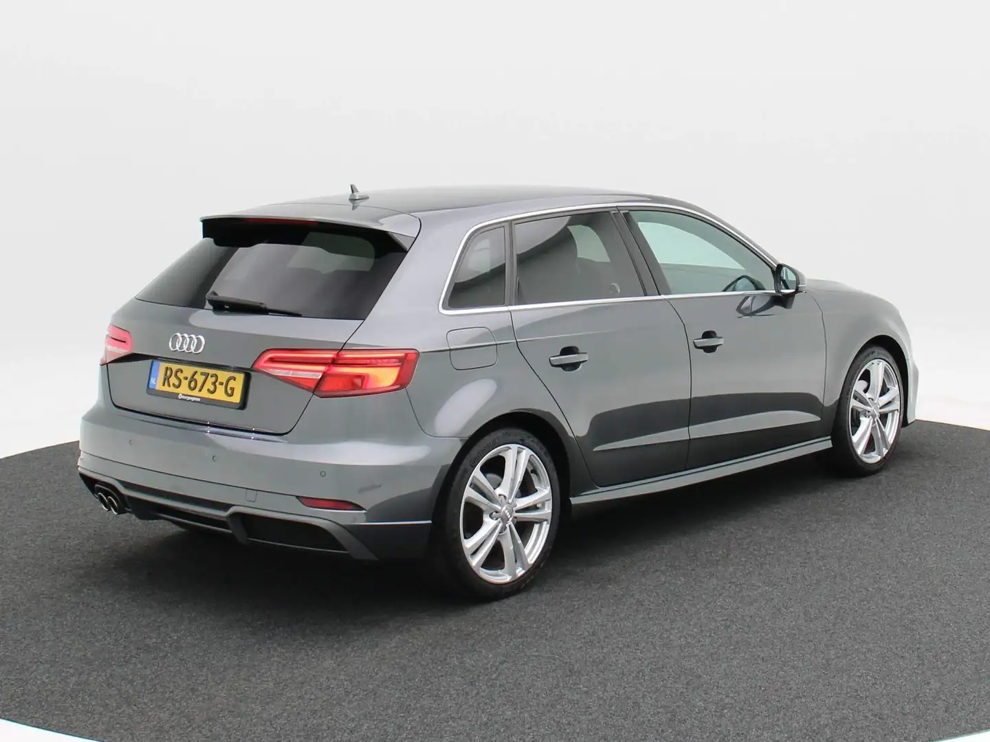 Audi A3 Sportback 1.5 TFSi 150 Pk Automaat S-Line | Cruise Gris - 2